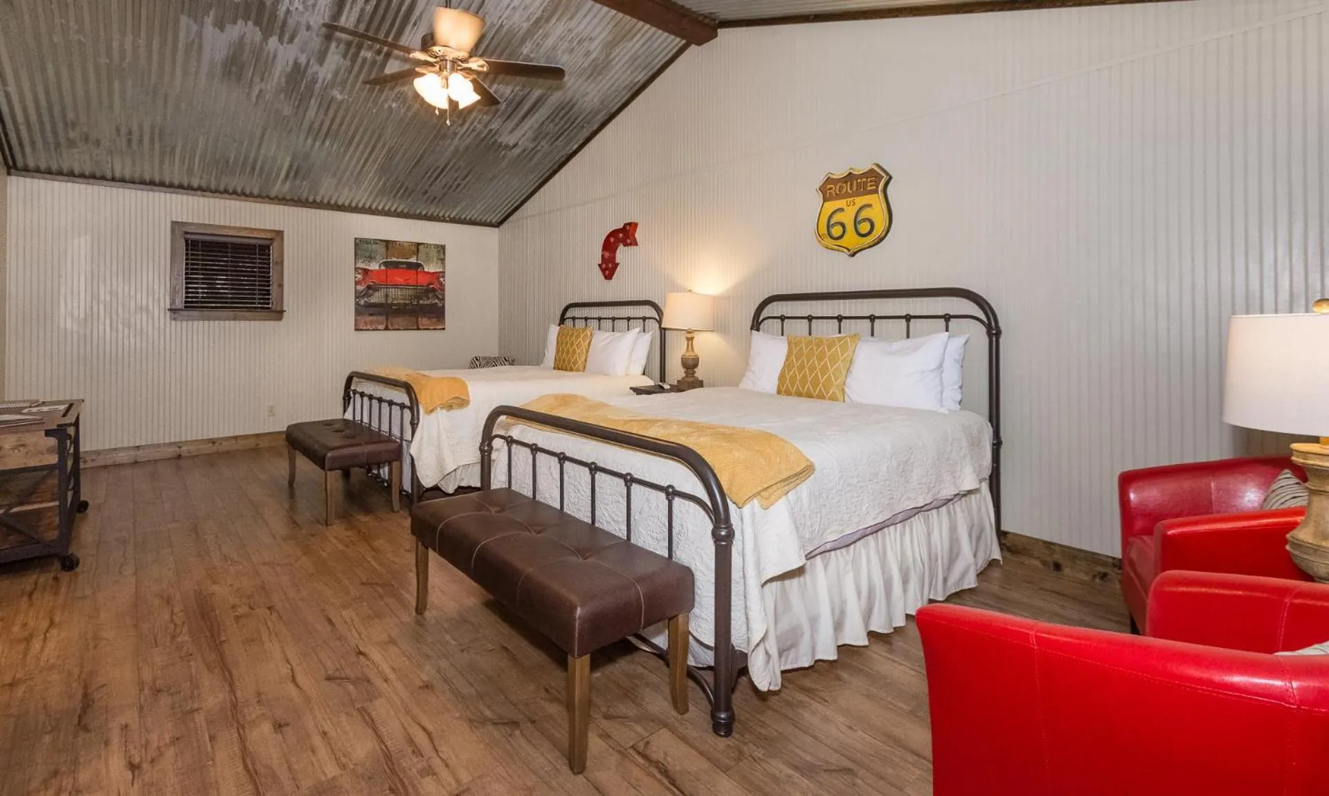 Bed in Vineyard Trail Cottages- Adults Only