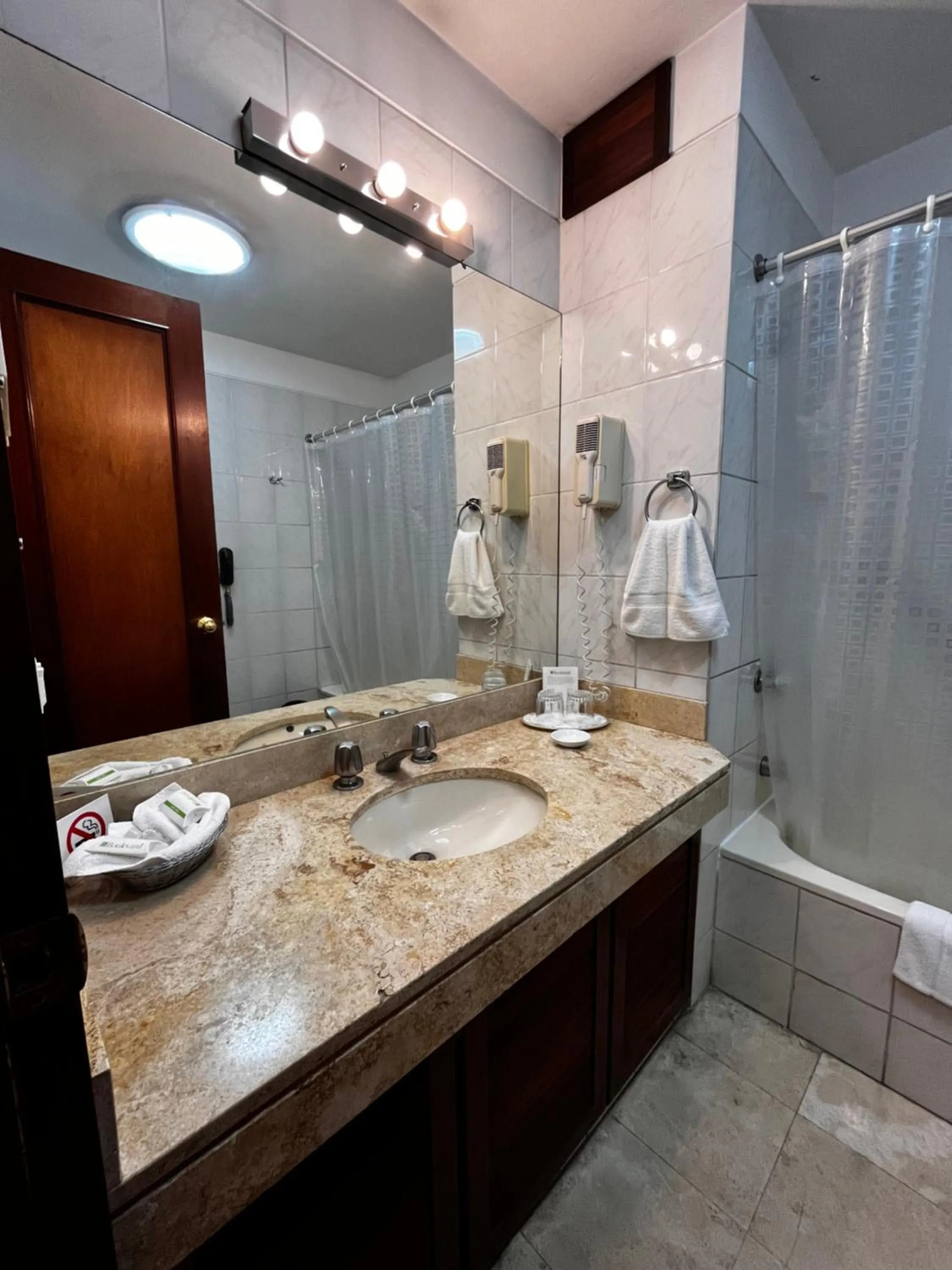 Shower in Hotel Boulevard