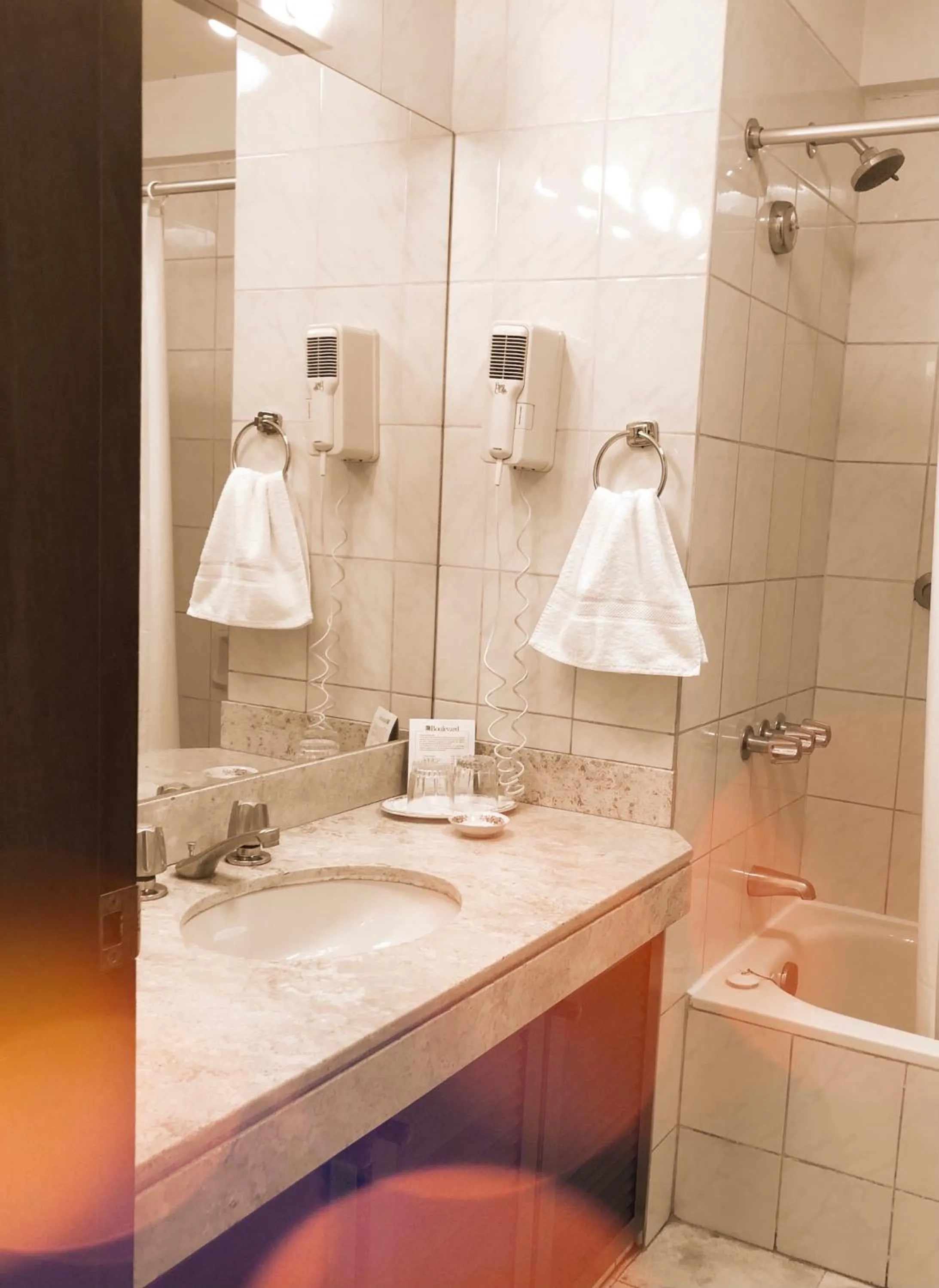 Shower in Hotel Boulevard