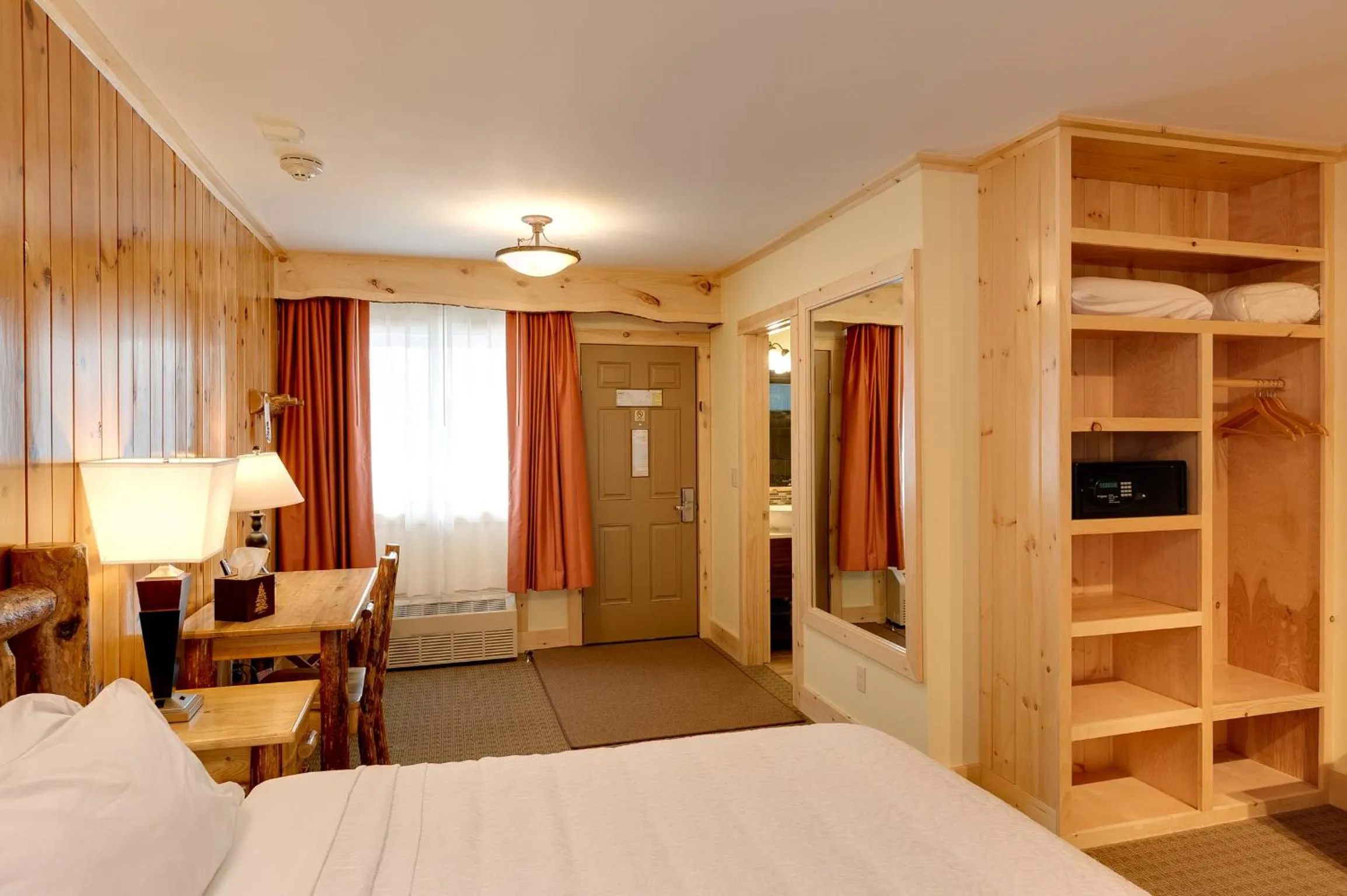 Photo of the whole room, Bed in Adirondack Spruce Lodge