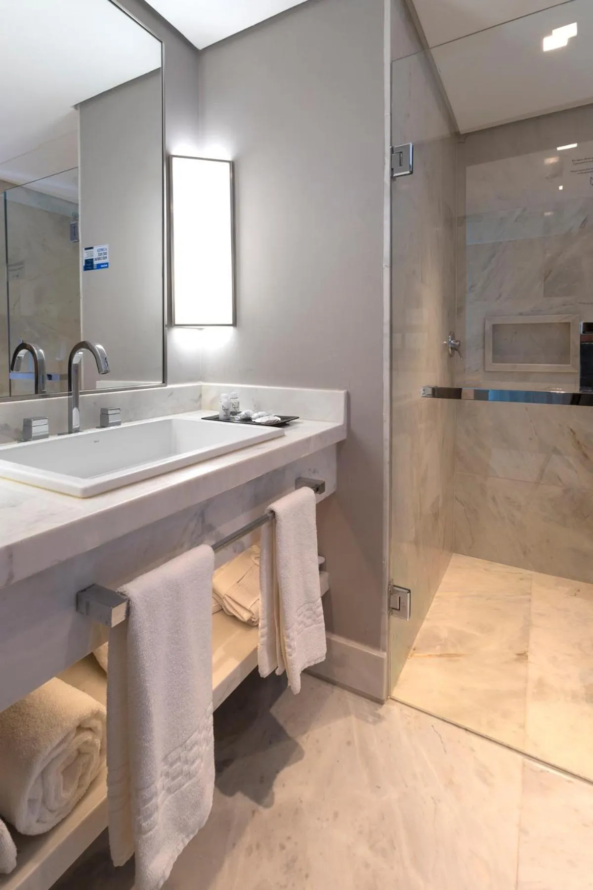 Bathroom in Venit Mio Hotel