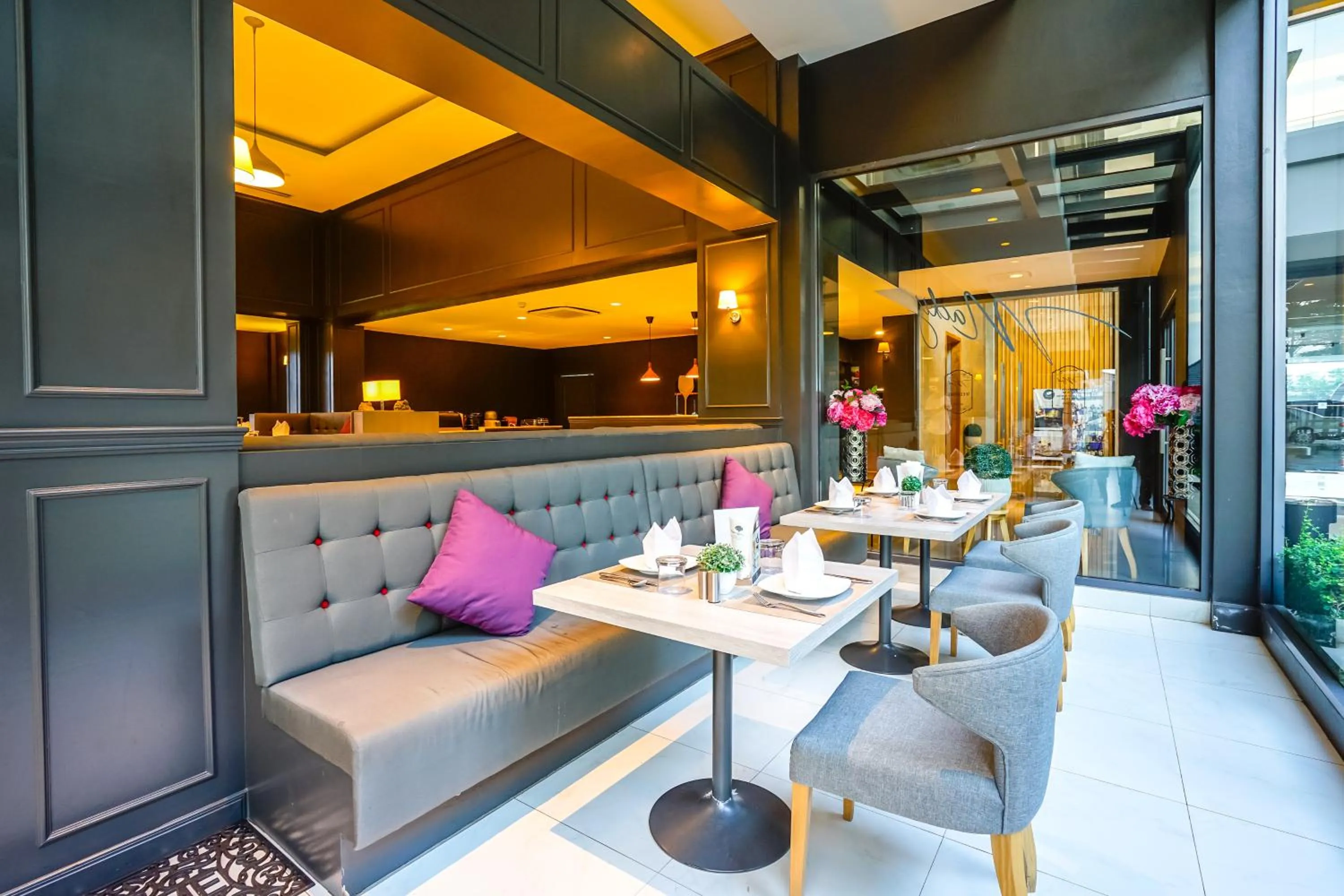 Restaurant/places to eat in Serenity Hotel and Spa Kabinburi