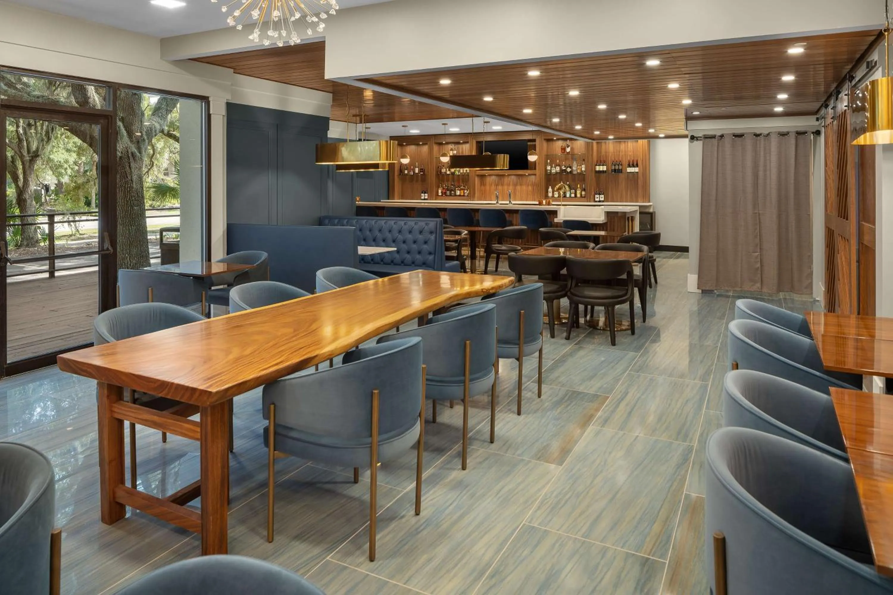 Restaurant/places to eat in DoubleTree by Hilton Hilton Head Island