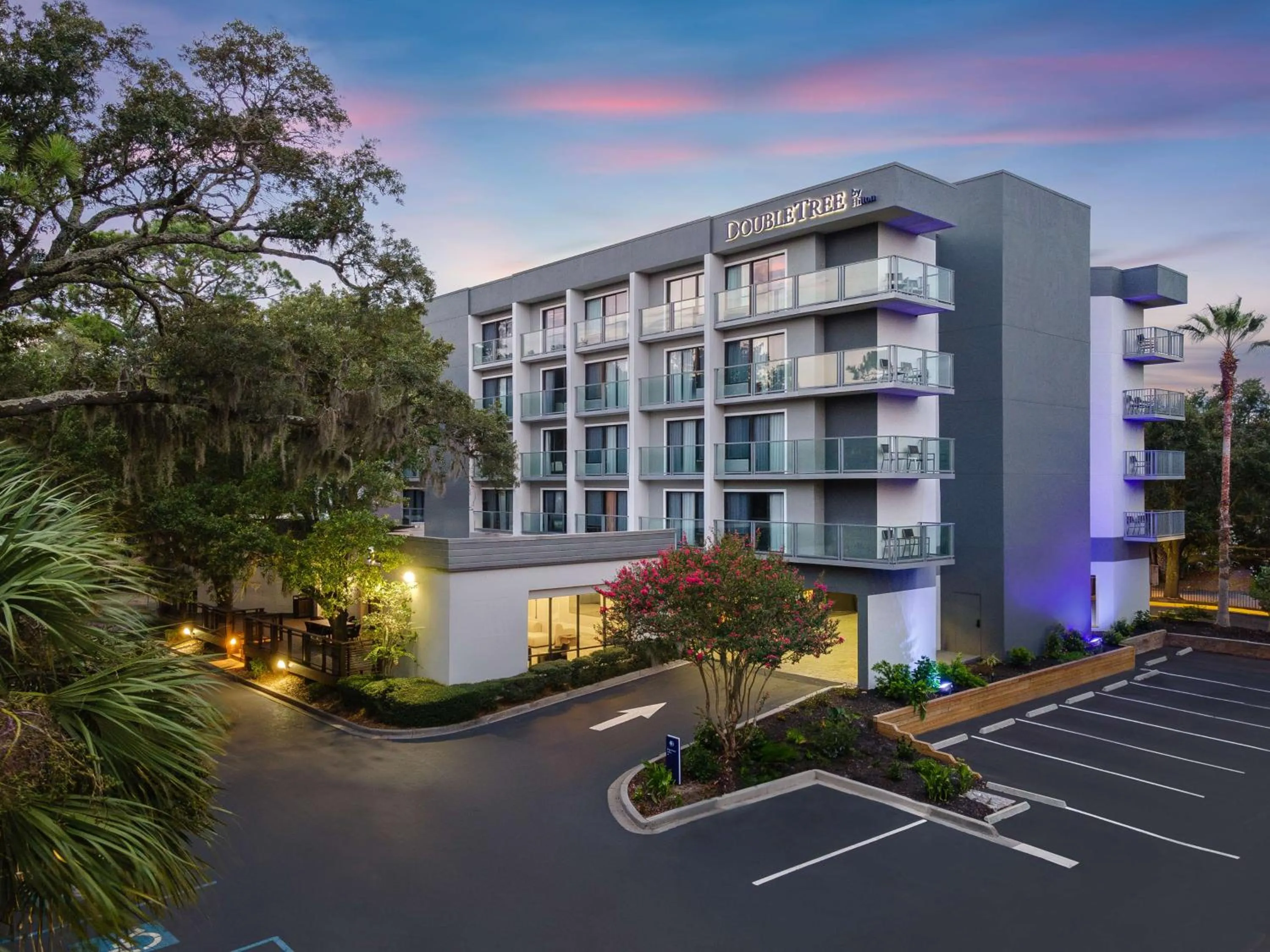 Property building in DoubleTree by Hilton Hilton Head Island