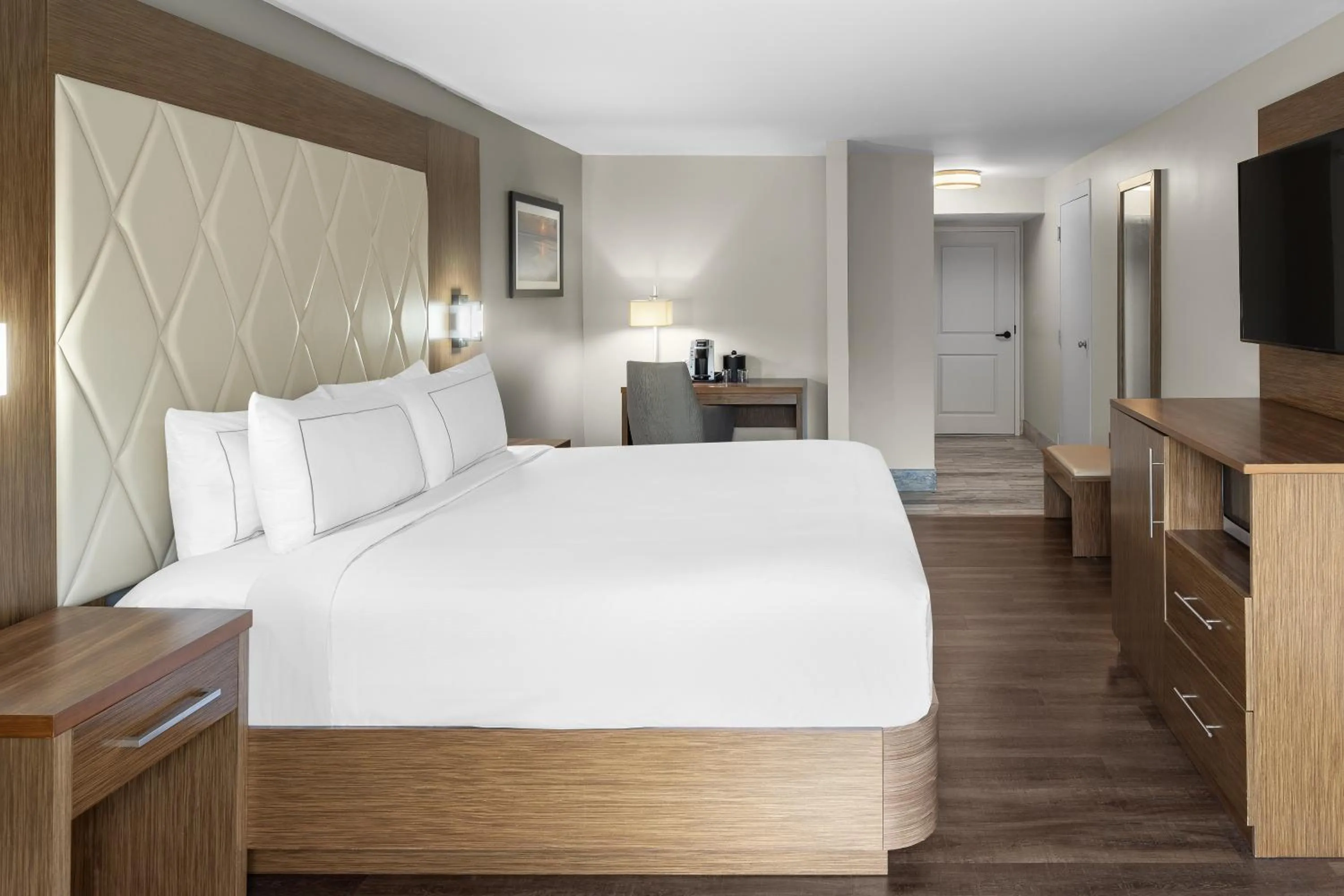 Bedroom, Bed in DoubleTree by Hilton Hilton Head Island