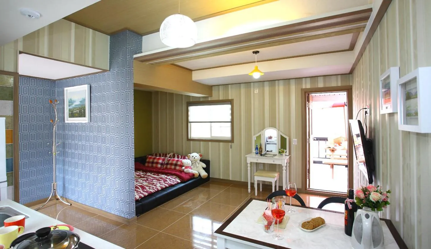 Photo of the whole room, Bed in Bluesean Pension