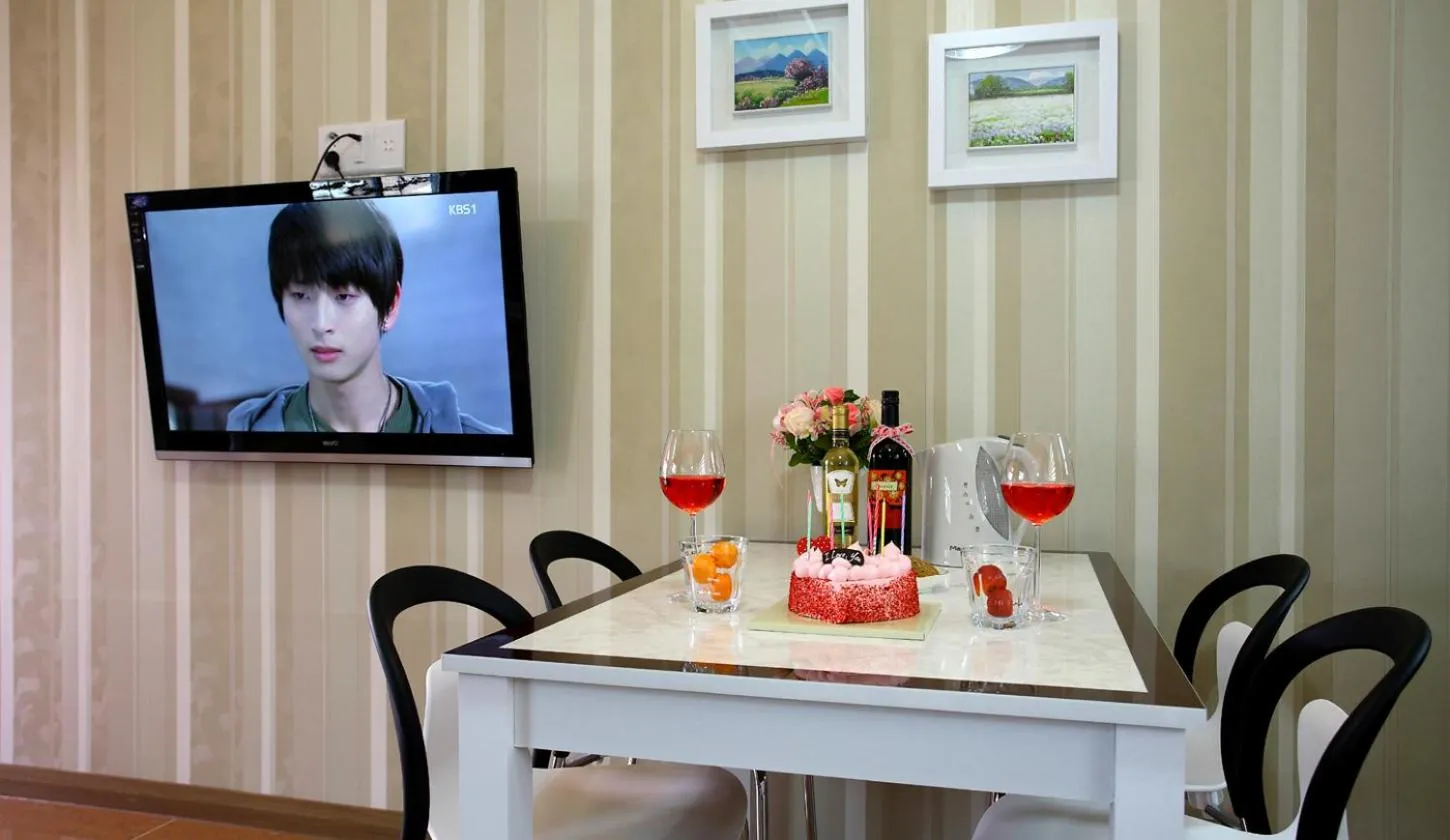 Dining area in Bluesean Pension