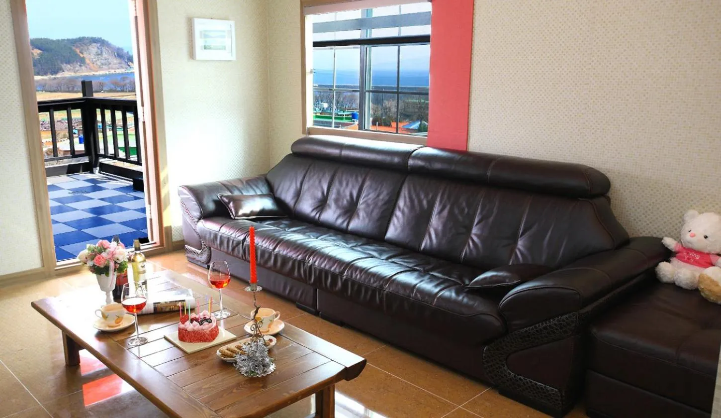 Day in Bluesean Pension