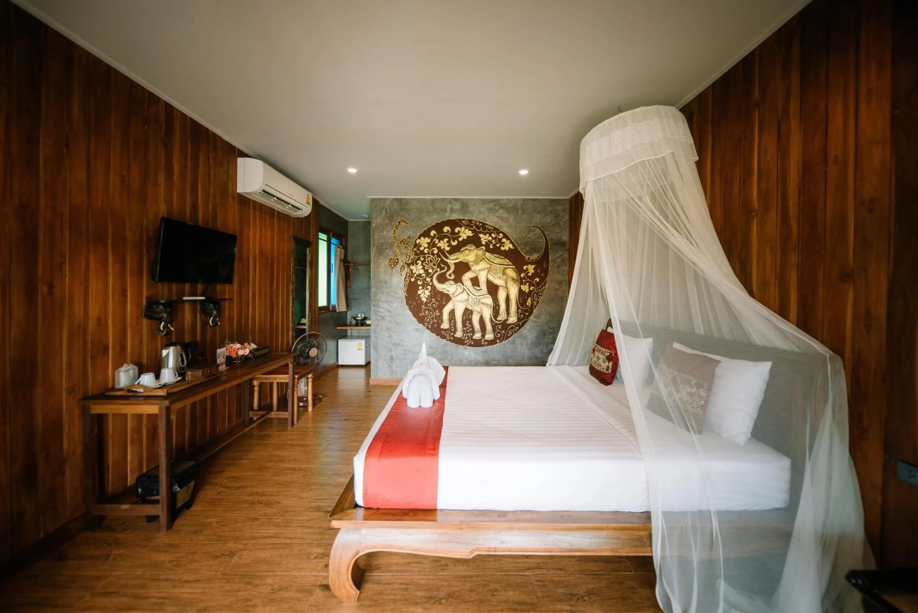 Photo of the whole room, Bed in Sawasdee Sukhothai Resort