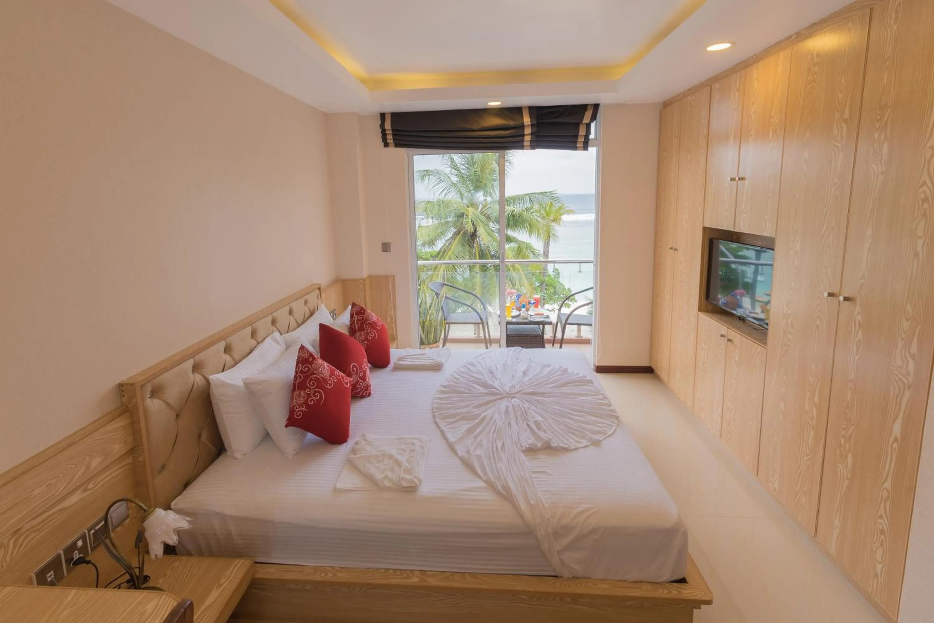 TV and multimedia, Bed in Hathaa Beach Maldives