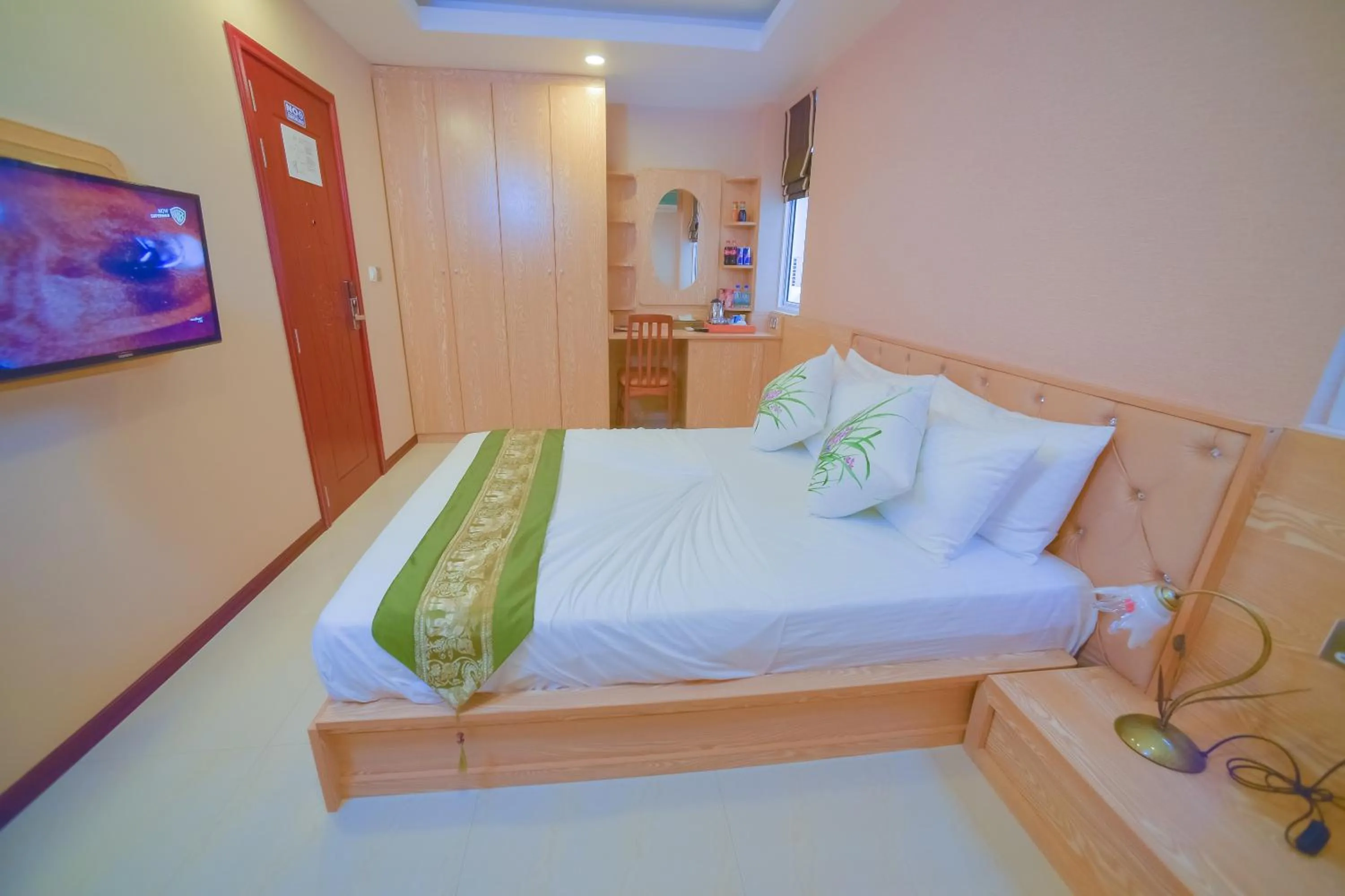Bedroom, Bed in Hathaa Beach Maldives