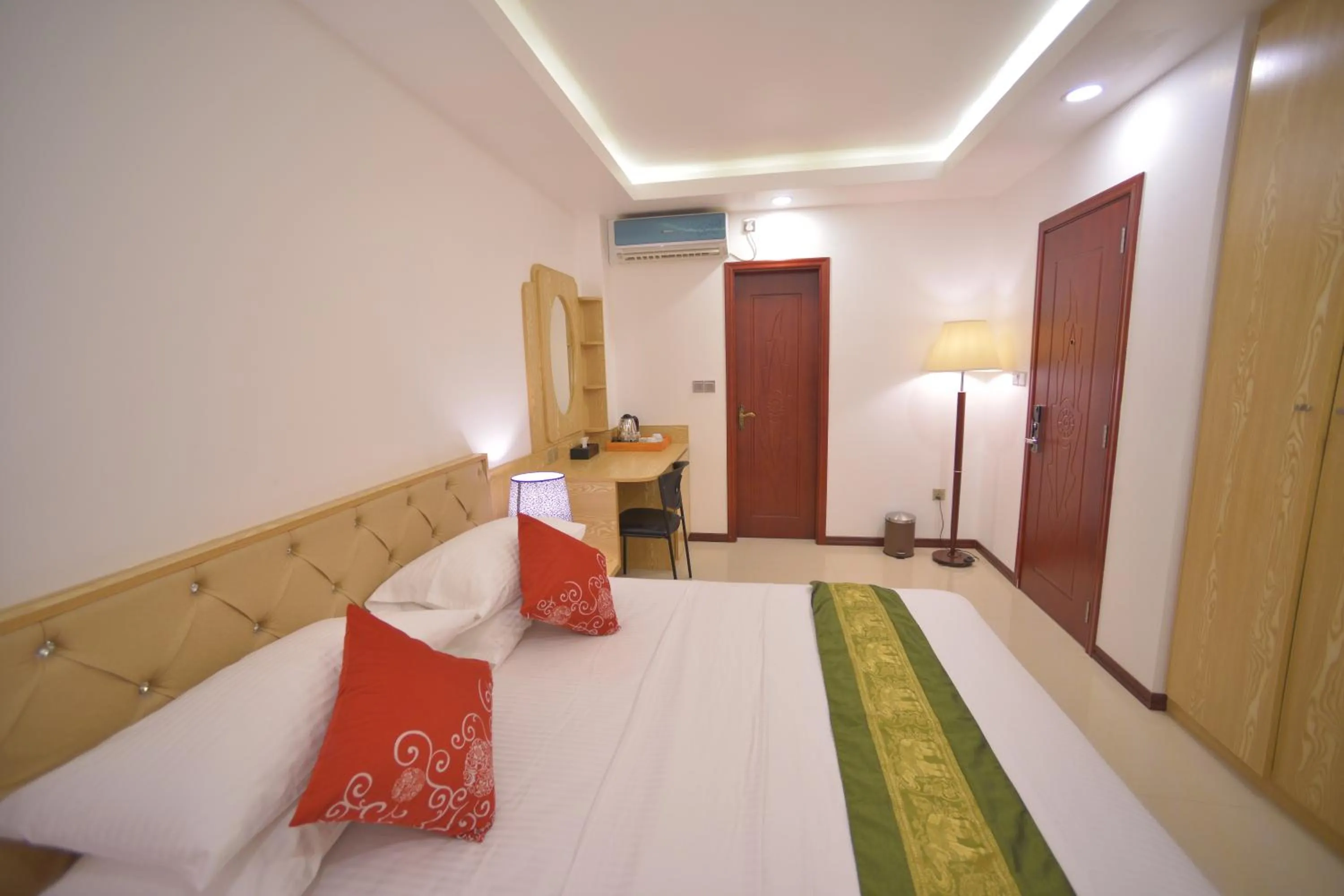 Bedroom, Bed in Hathaa Beach Maldives