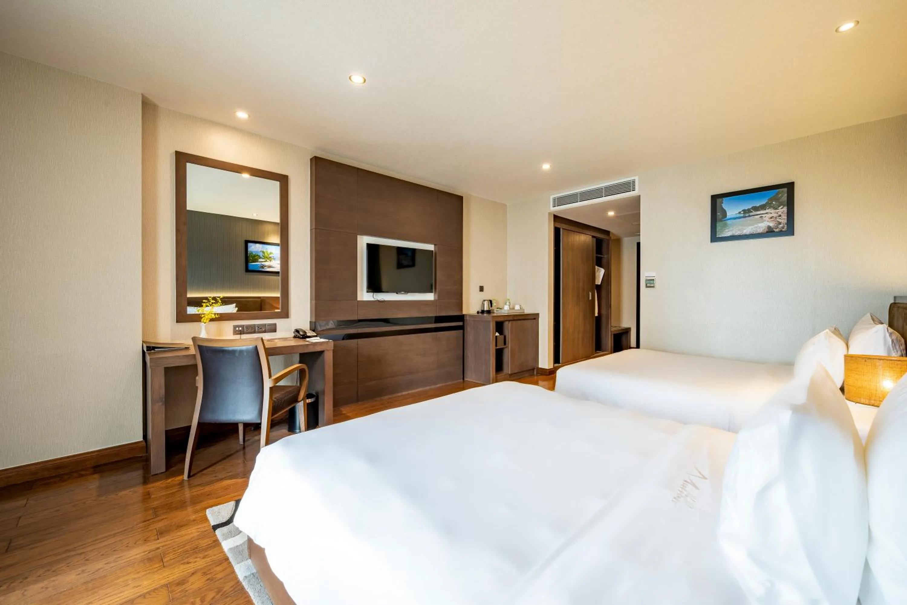 Bed in The Malibu Hotel