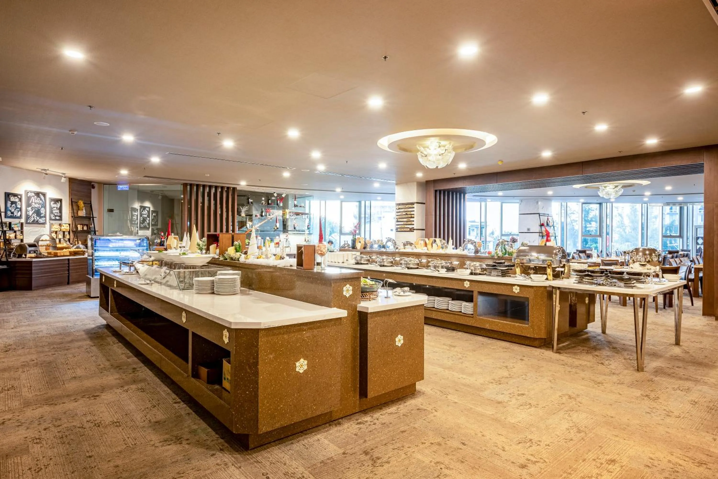 Restaurant/places to eat in The Malibu Hotel