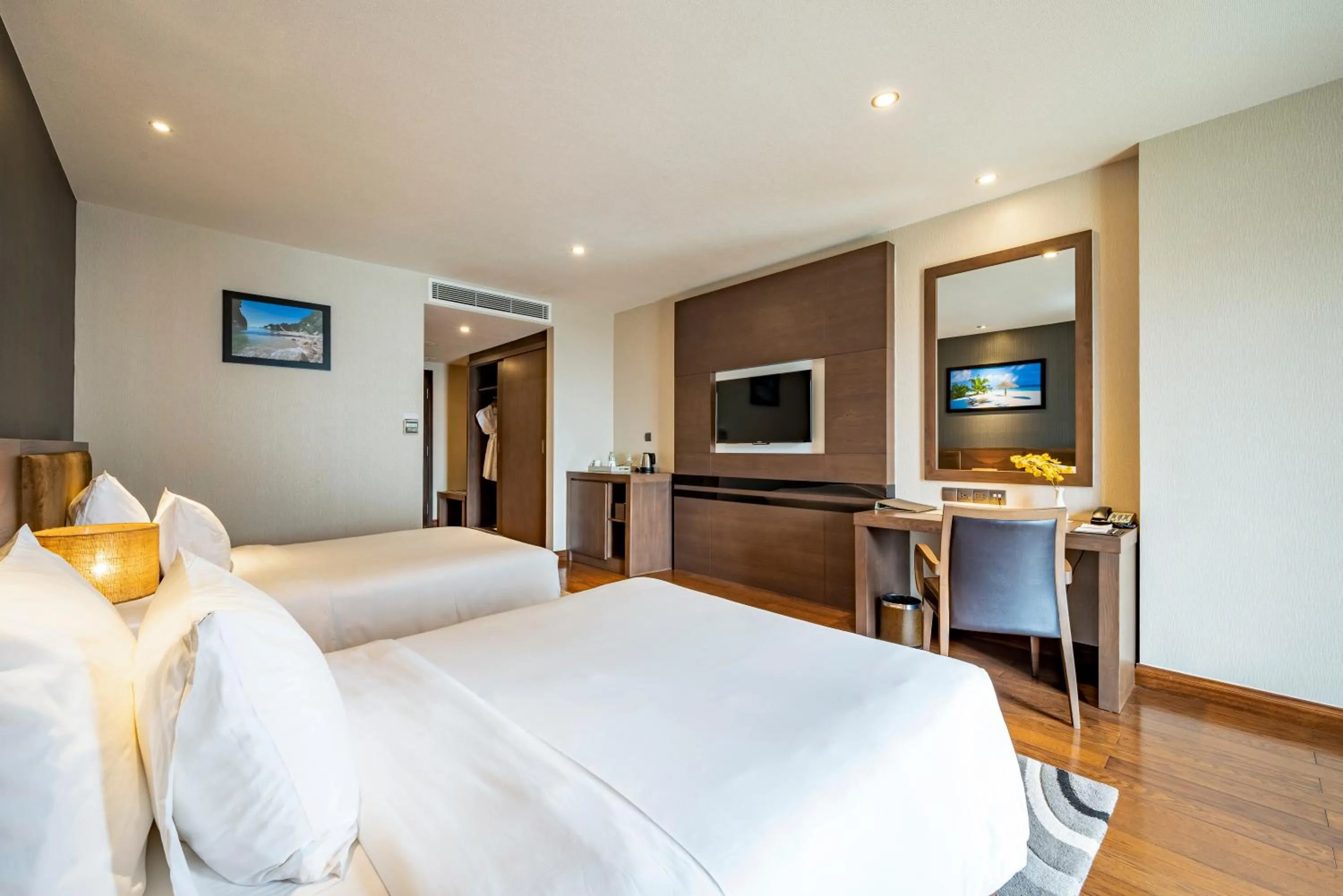 Bed in The Malibu Hotel