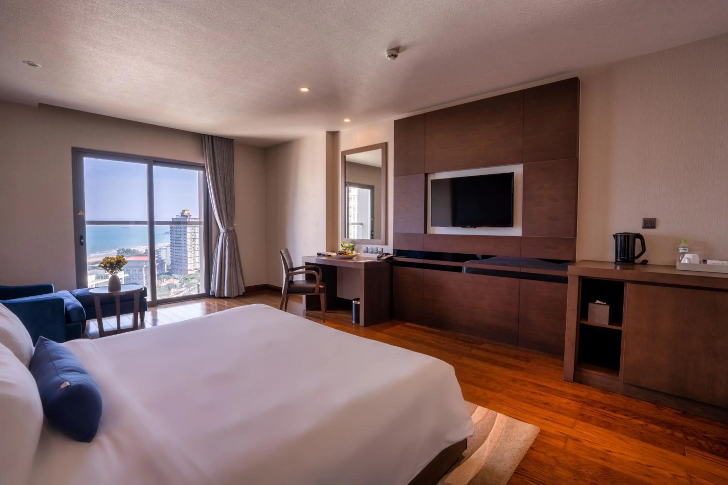 Bedroom, Bed in The Malibu Hotel