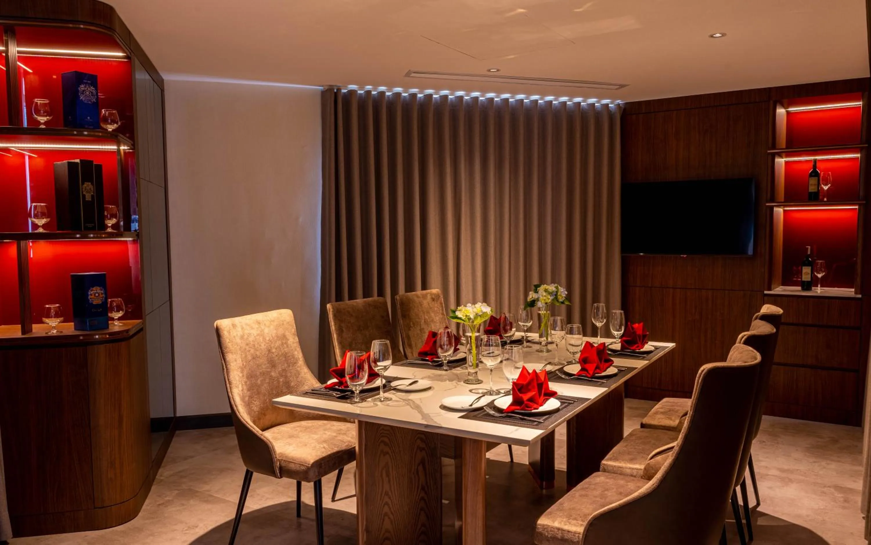 Restaurant/places to eat in The Malibu Hotel