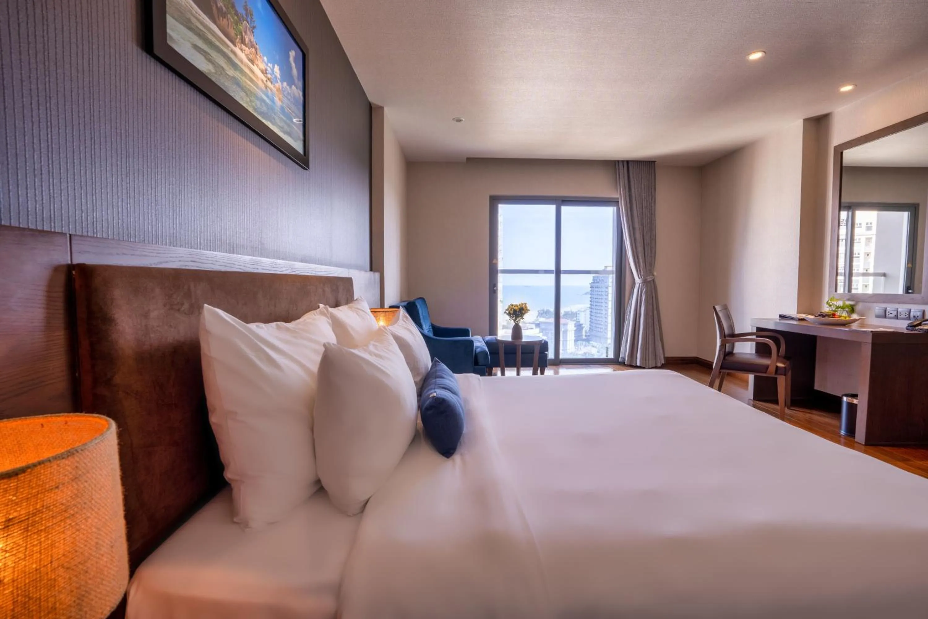 Bedroom, Bed in The Malibu Hotel