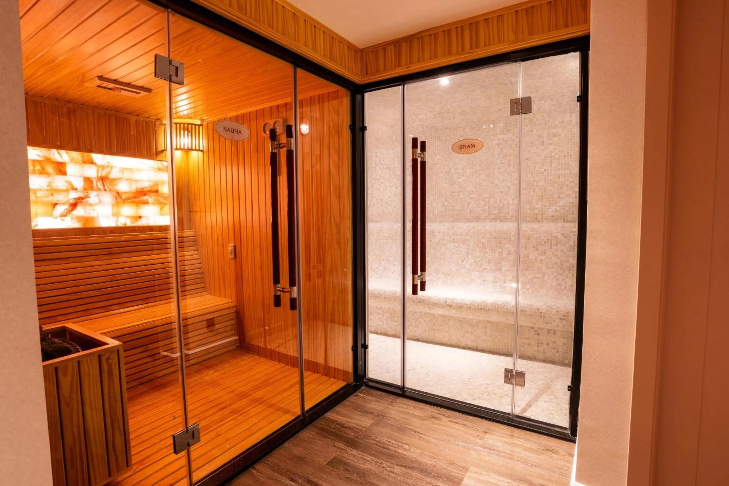 Sauna in The Malibu Hotel