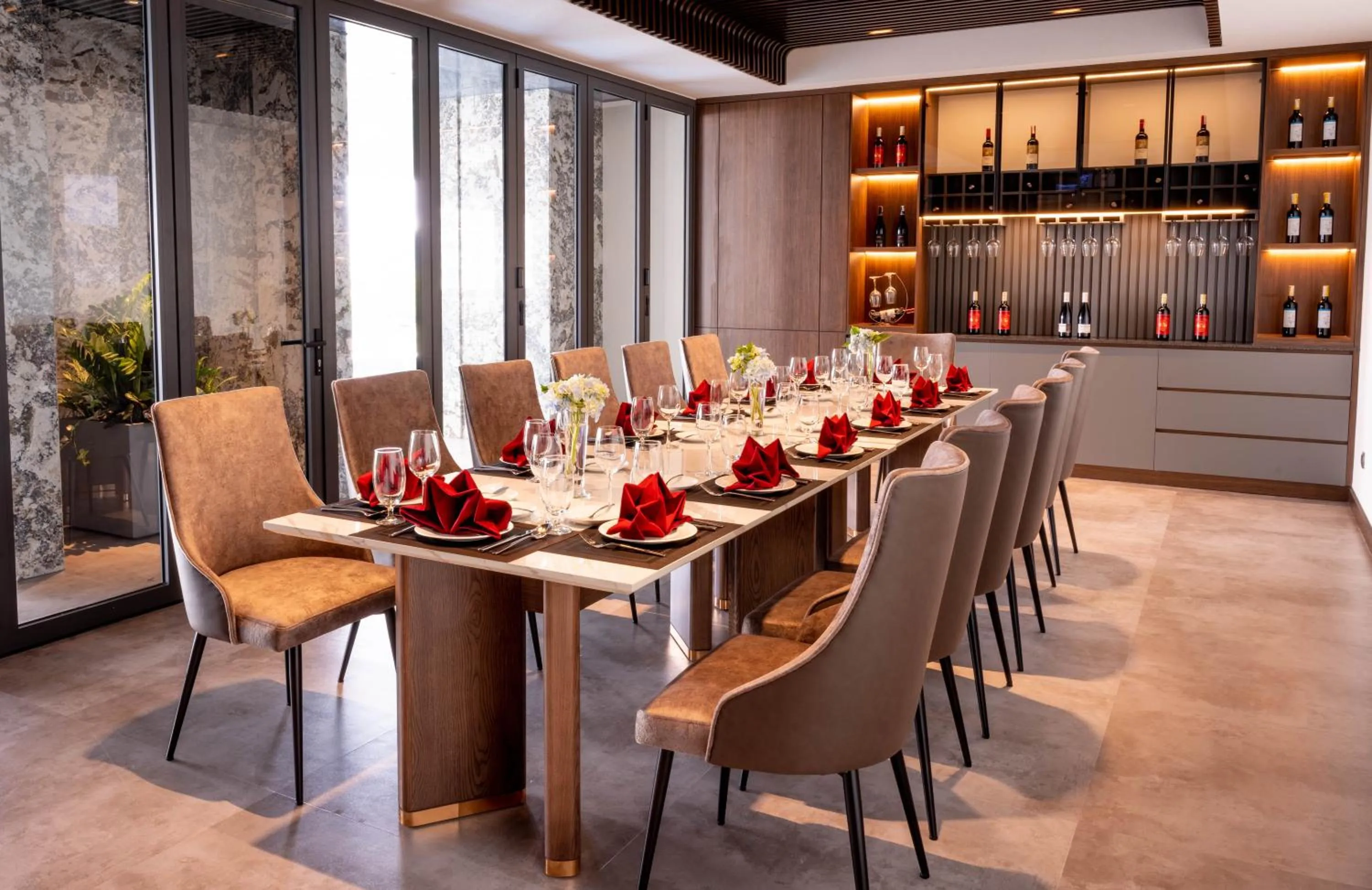 Restaurant/places to eat in The Malibu Hotel