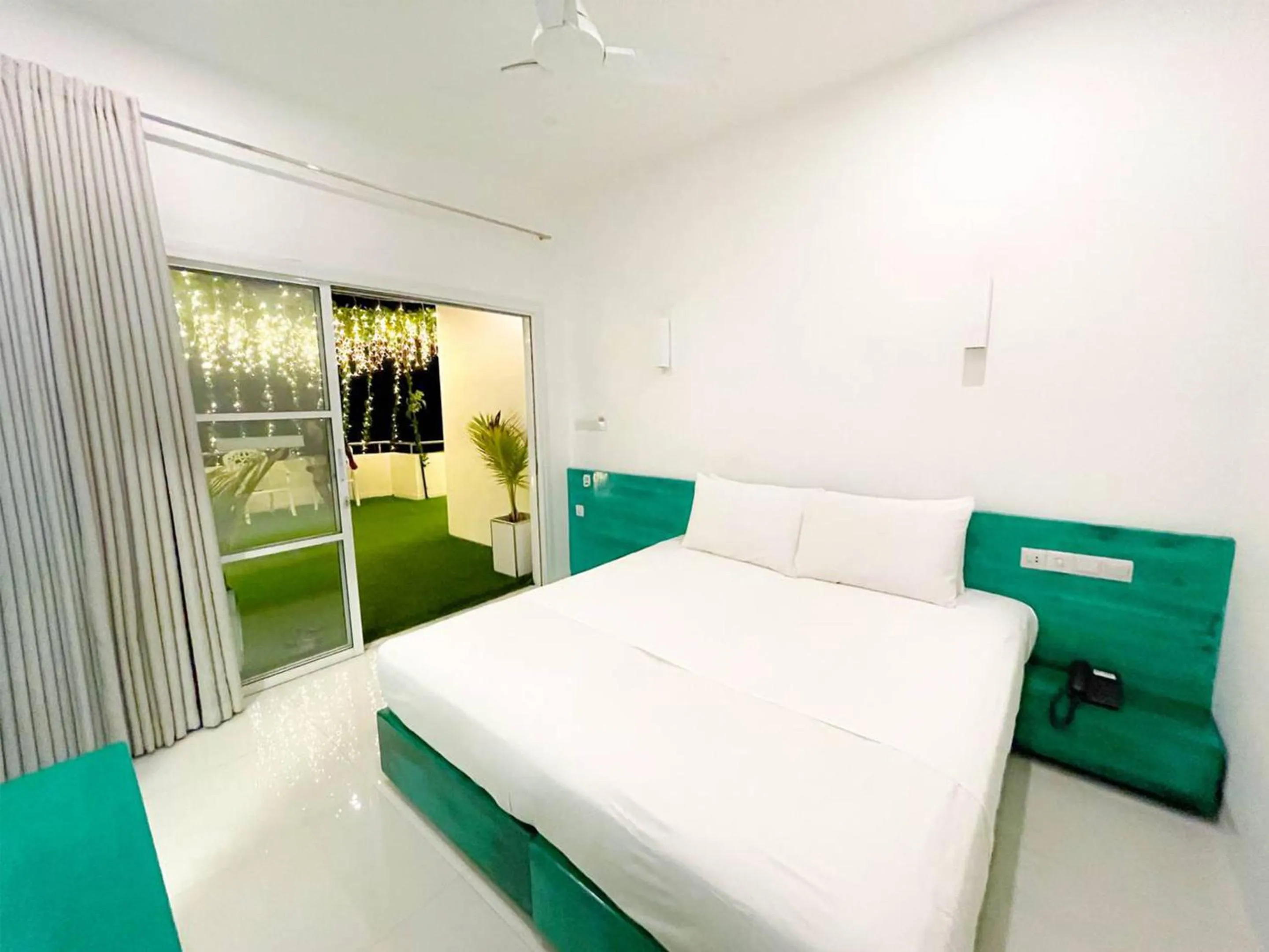 Balcony/Terrace, Bed in Planktons Beach