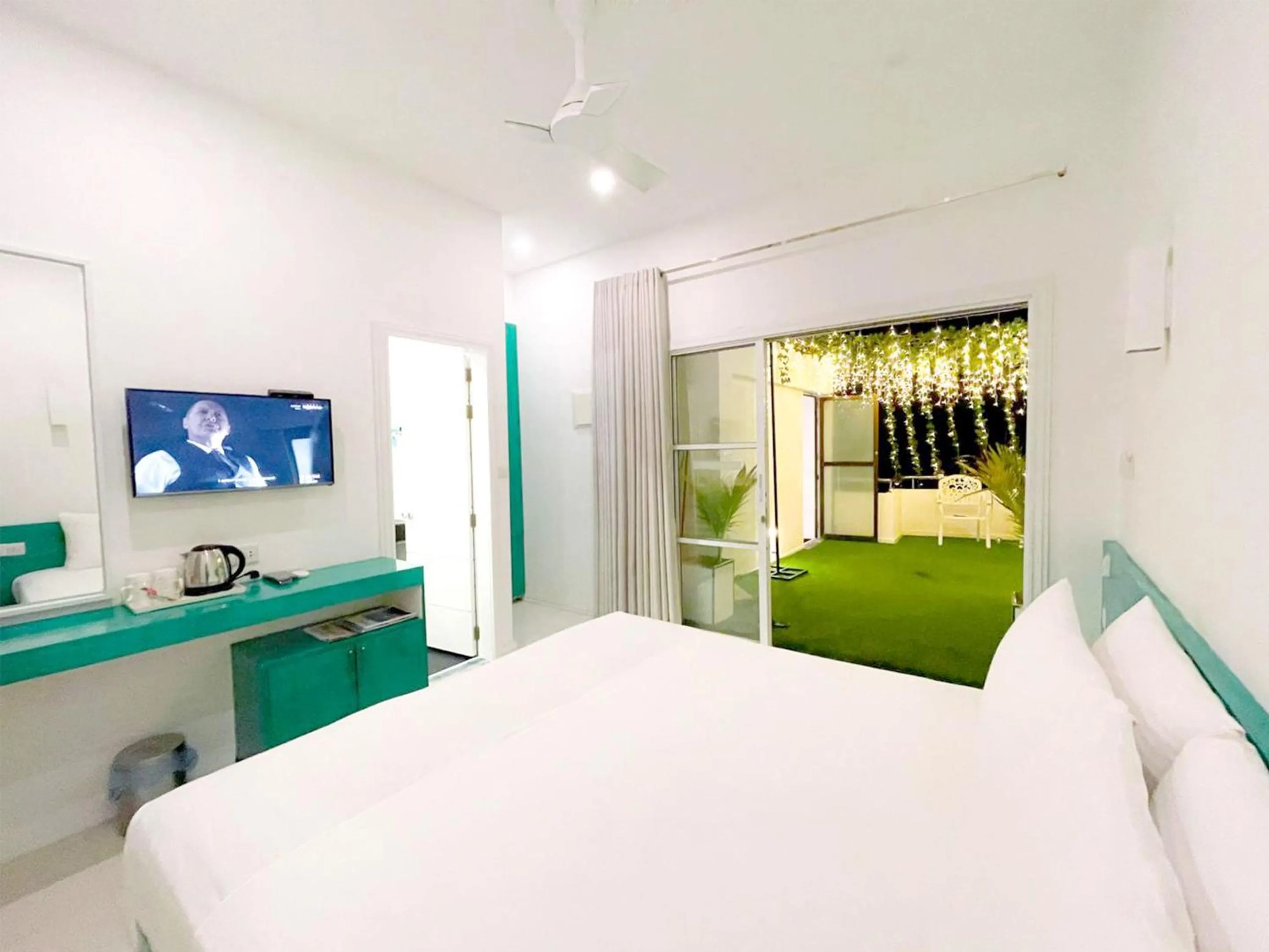 Balcony/Terrace, Bed in Planktons Beach