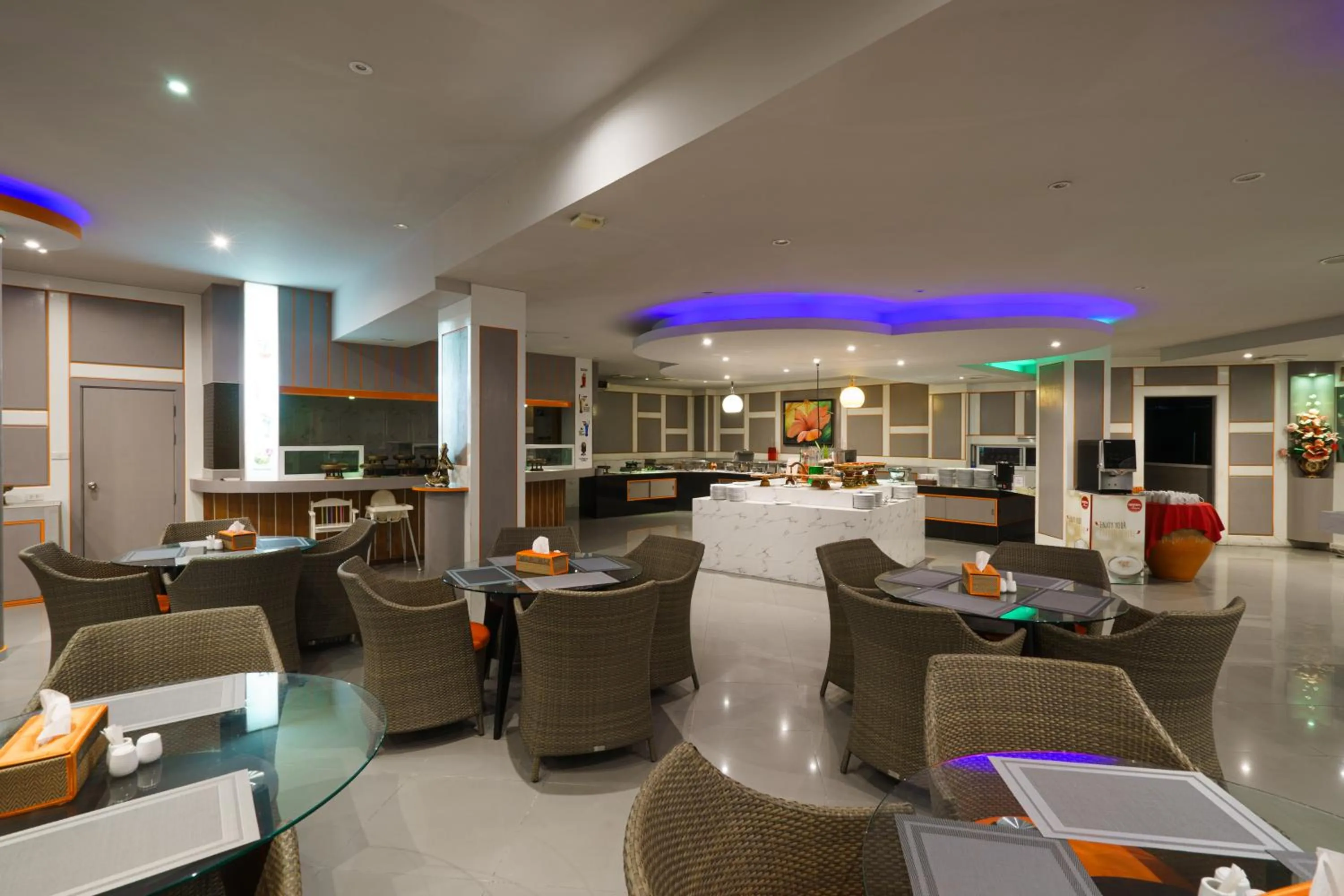 Restaurant/places to eat in Chabana Kamala Hotel