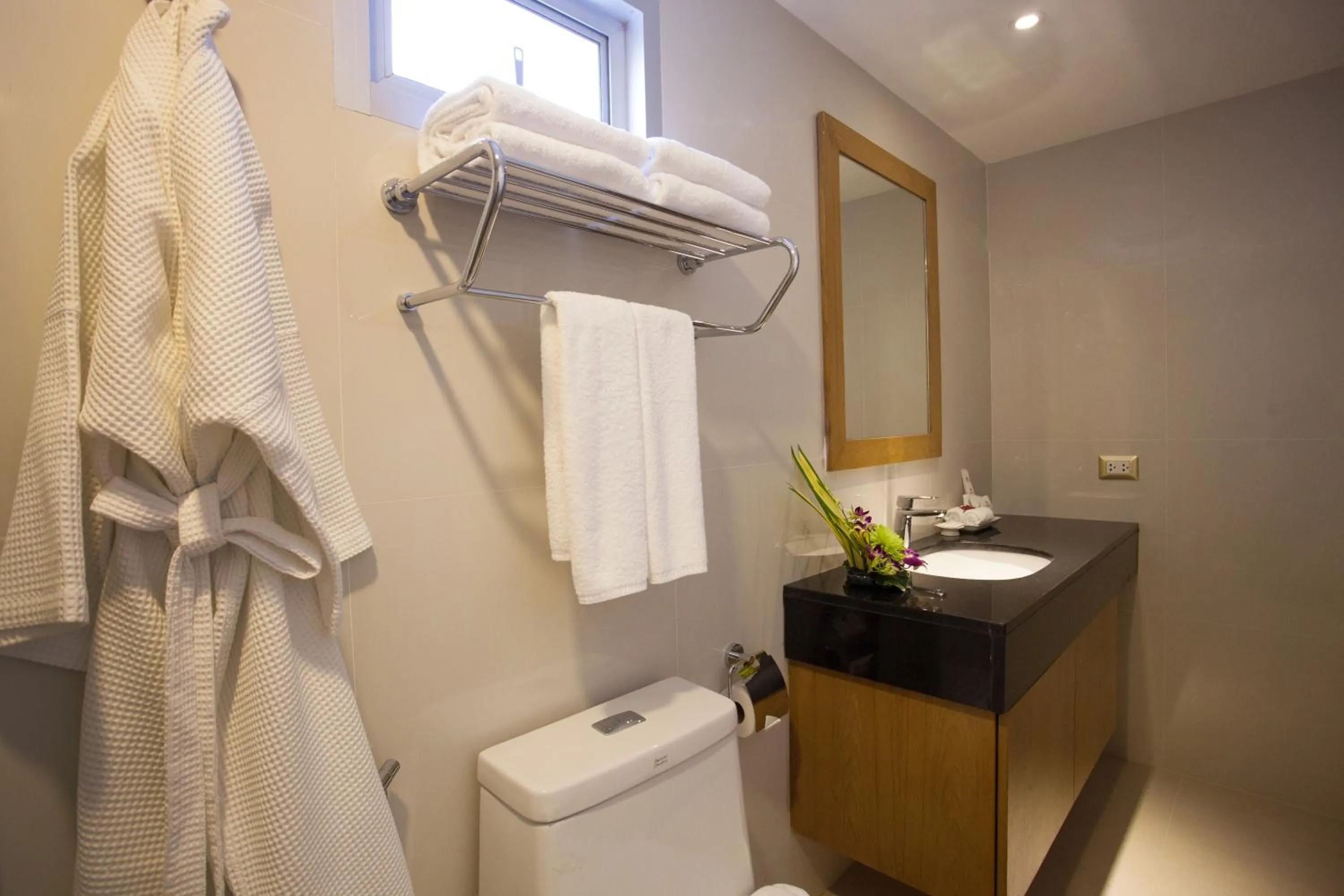 Toilet in Chabana Kamala Hotel