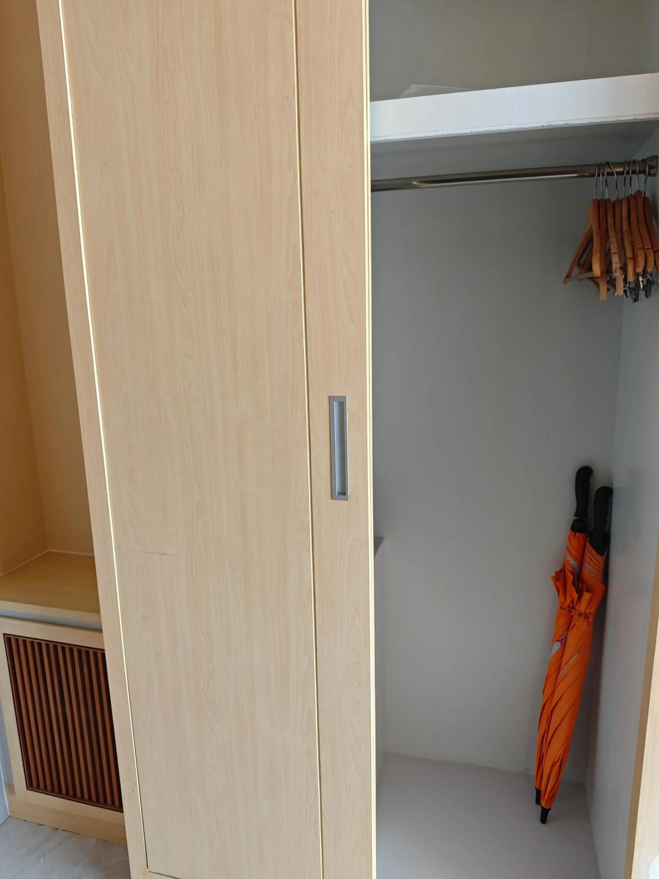 wardrobe in Chabana Kamala Hotel