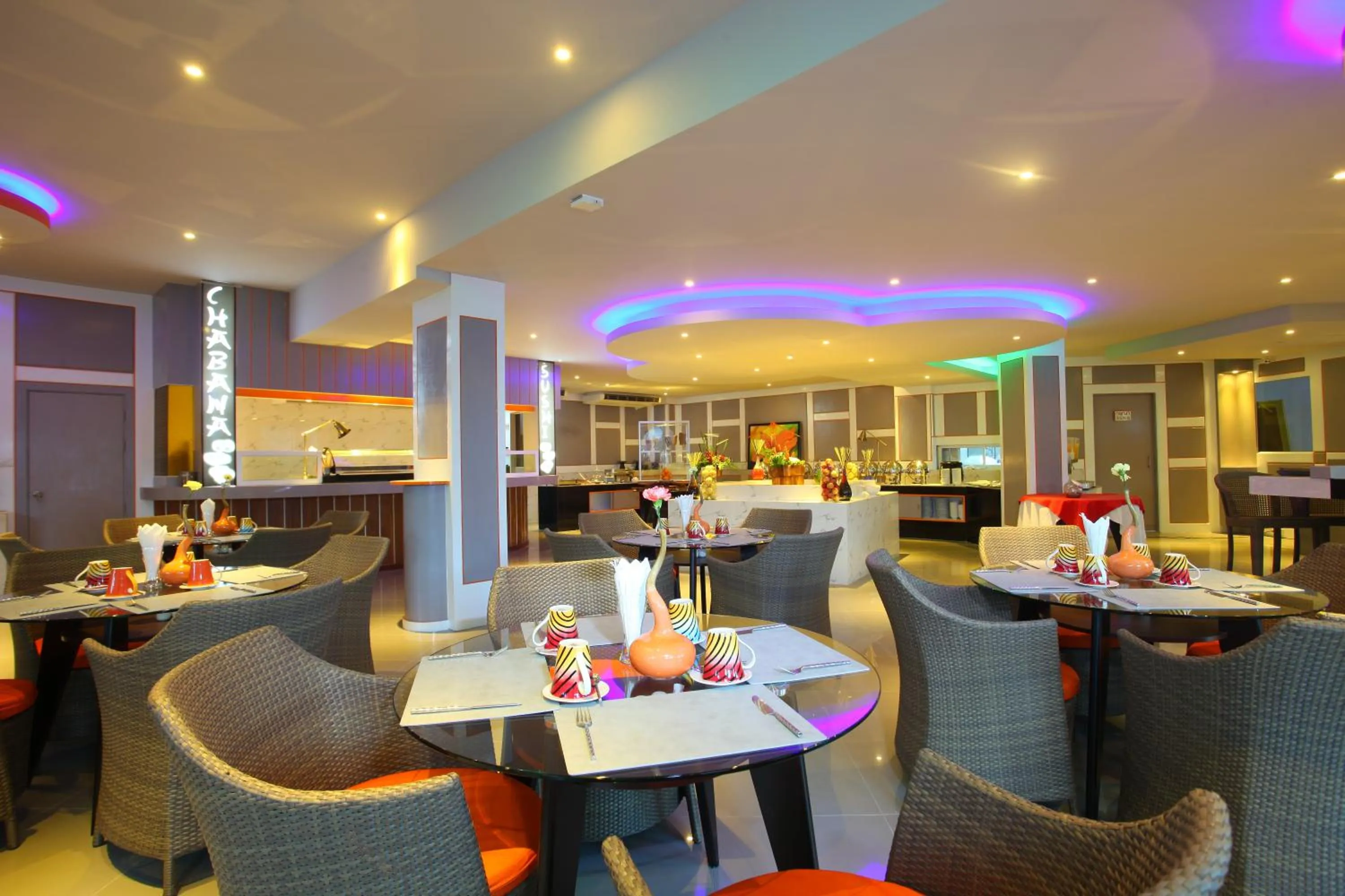 Restaurant/places to eat in Chabana Kamala Hotel