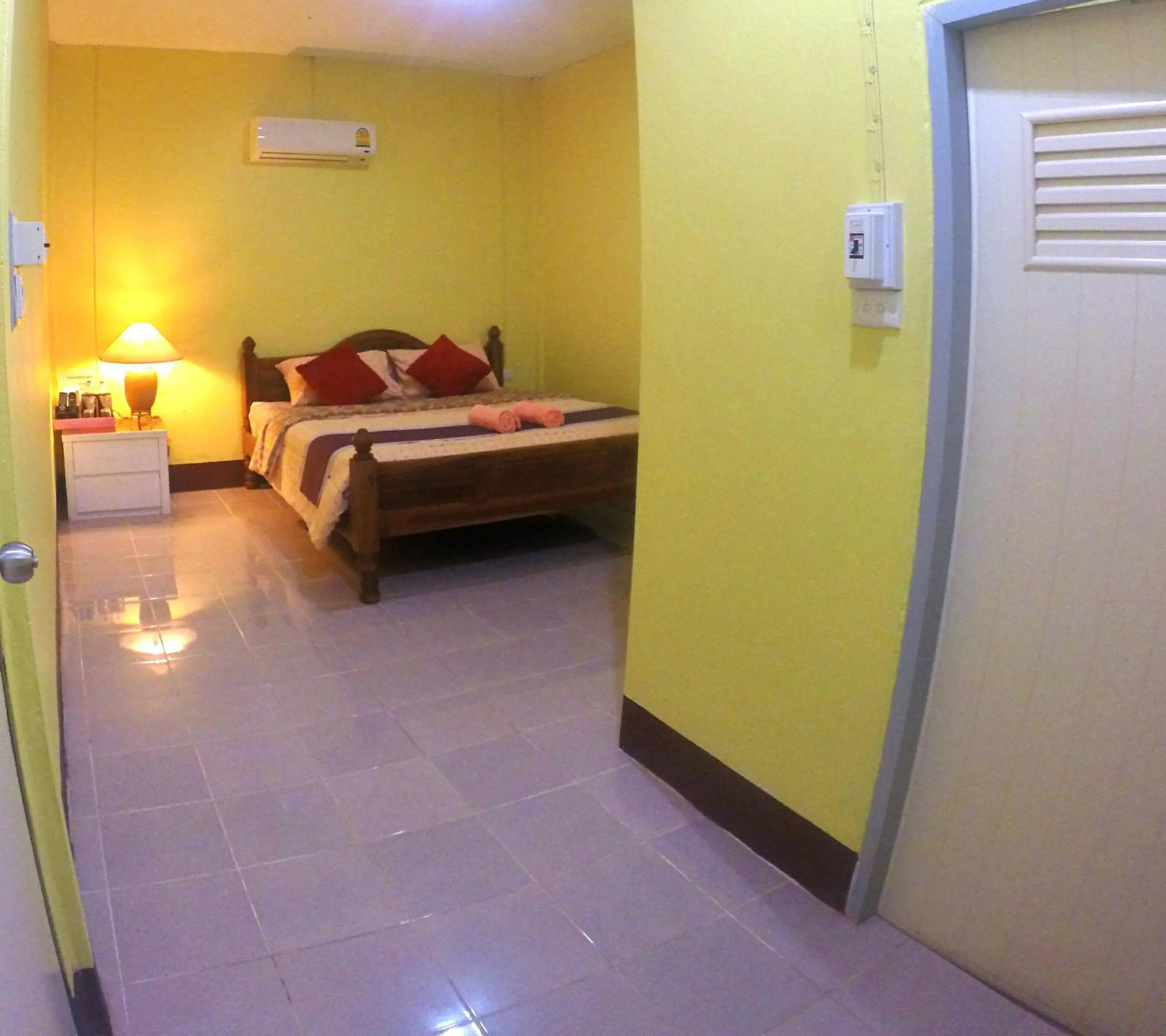 Photo of the whole room, Bed in Khao Chang View Resort