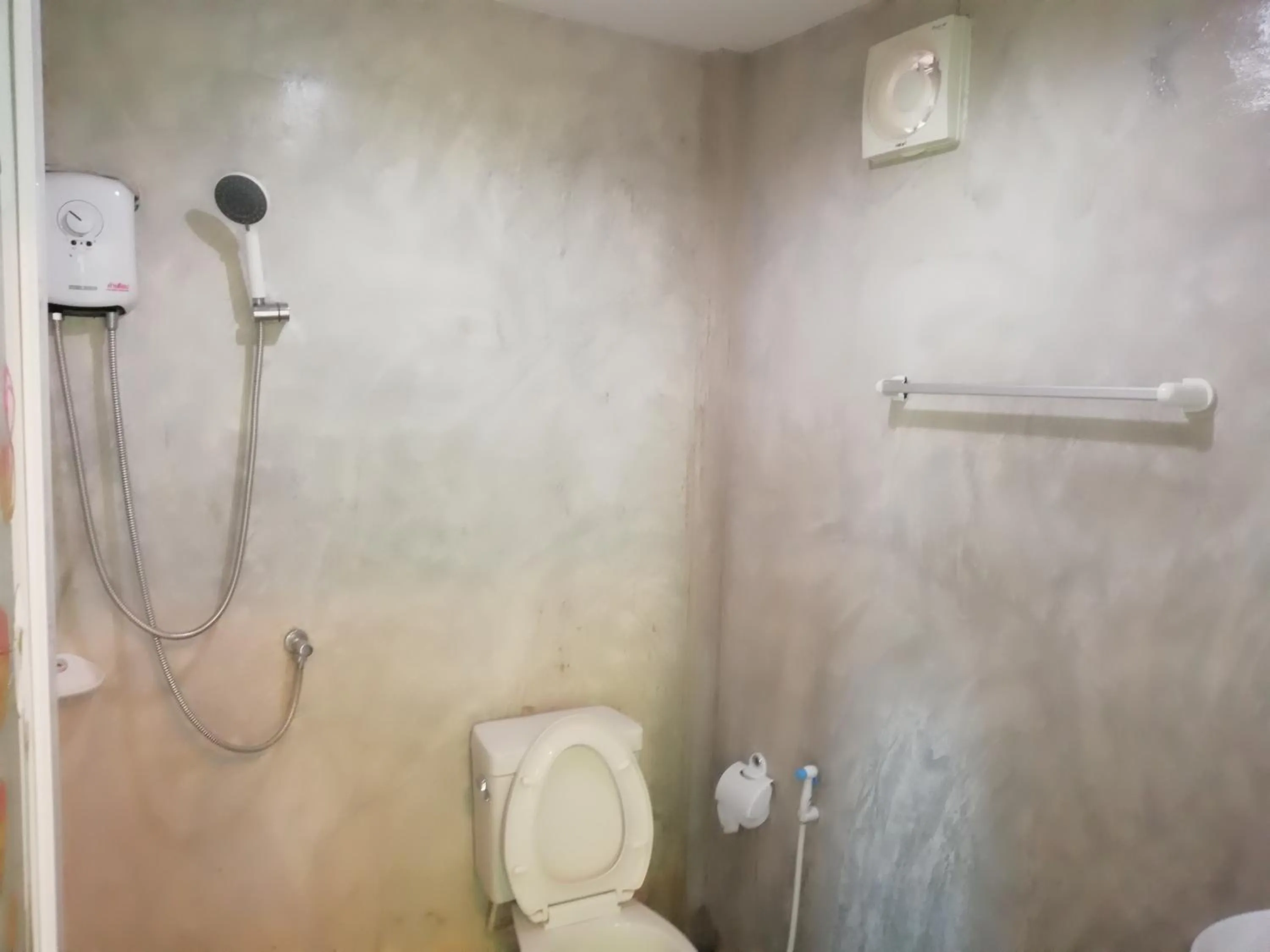 Photo of the whole room in Wanlapa Farmstay