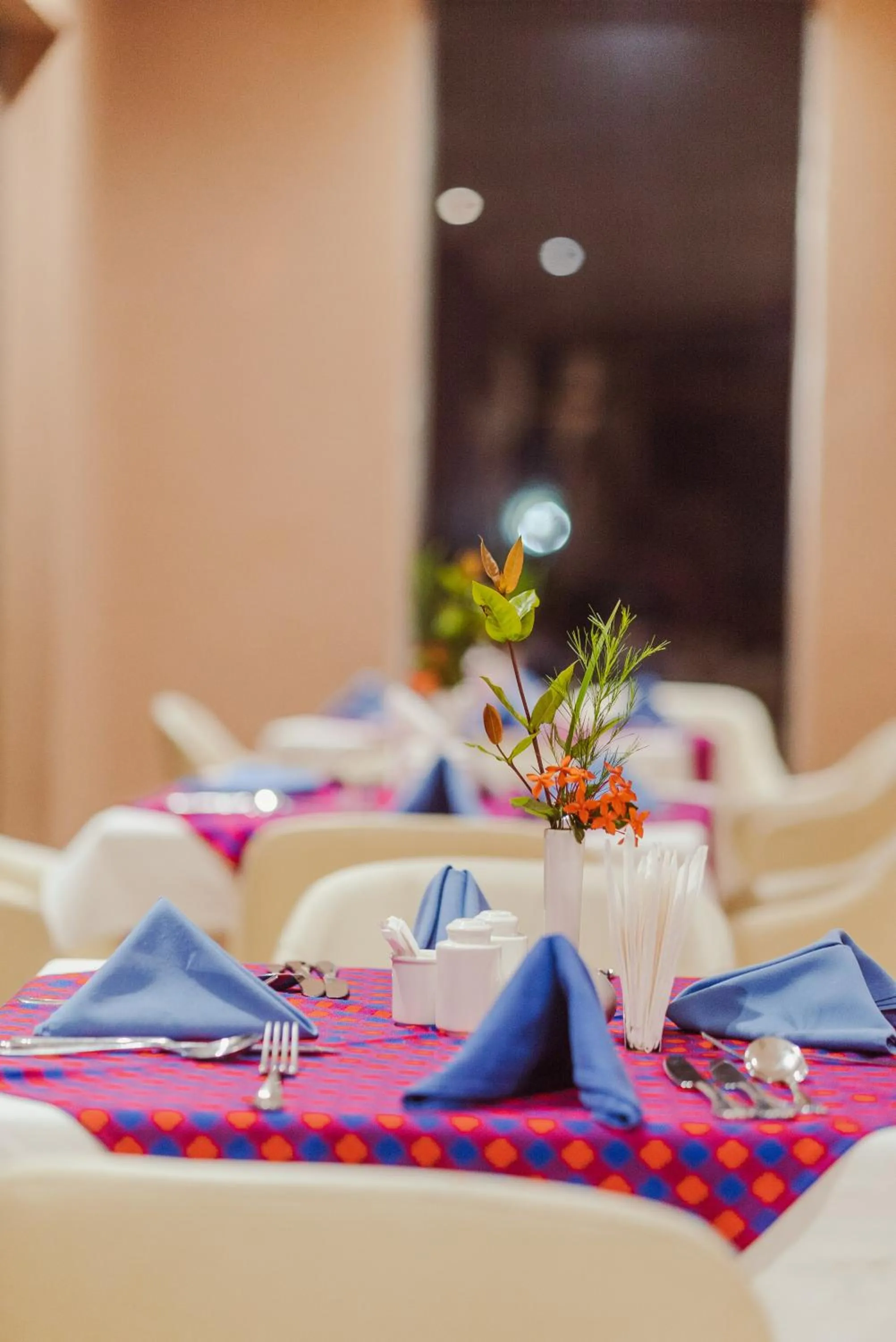 Restaurant/places to eat in Tanga Beach Resort & Spa