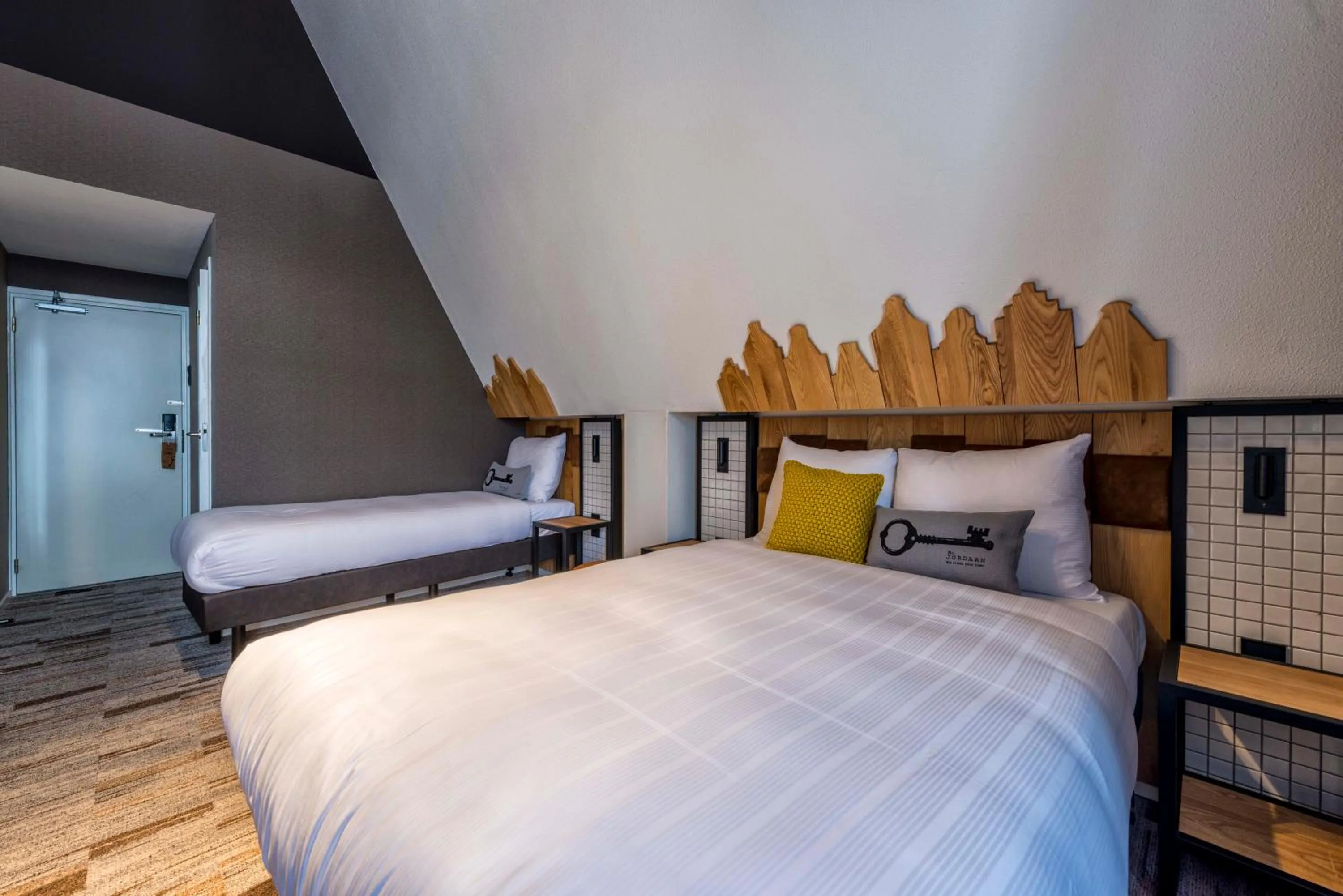 Bedroom, Bed in Mr. Jordaan