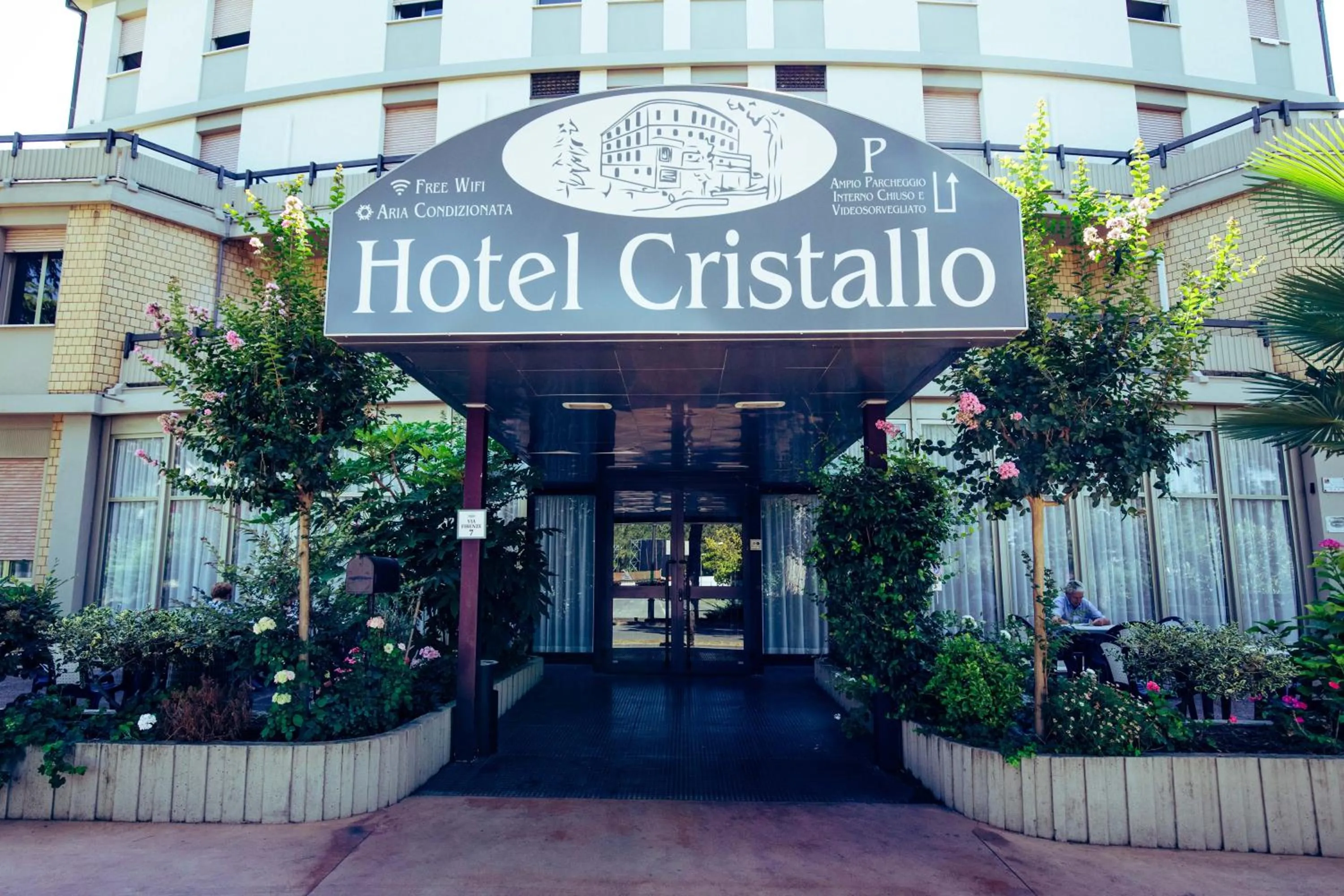 Facade/entrance in Hotel Cristallo