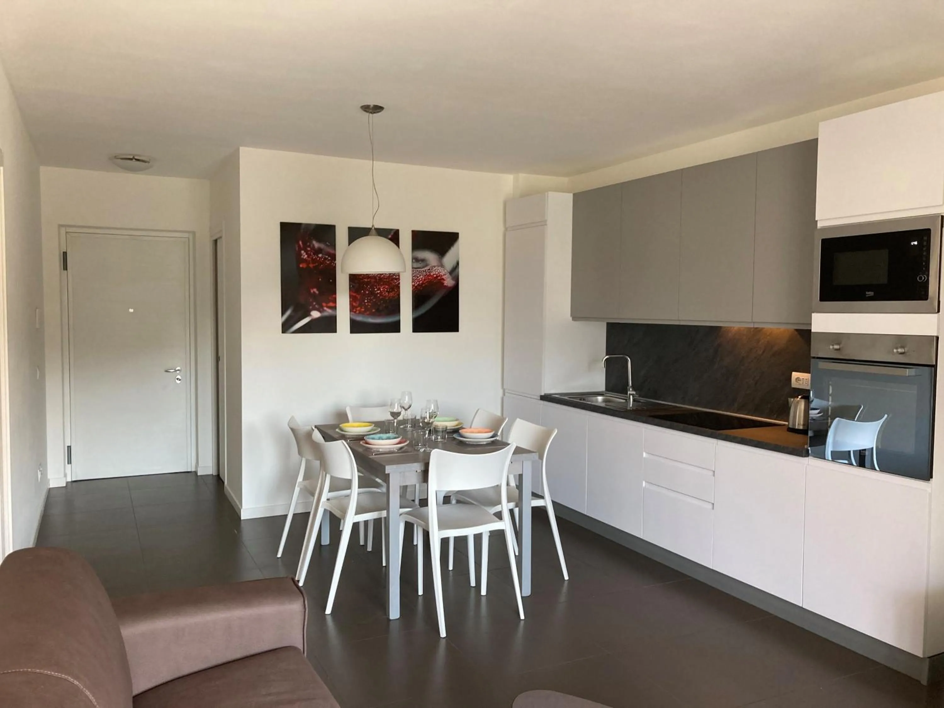 Kitchen or kitchenette in GARDA LIVING APARTMENTS Riva del Garda