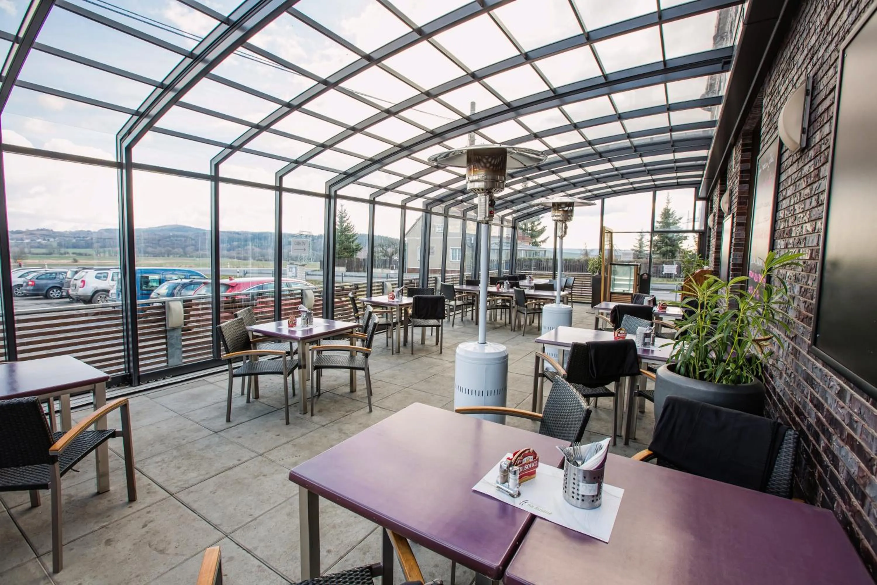 Restaurant/places to eat in Hotel Na Šustně