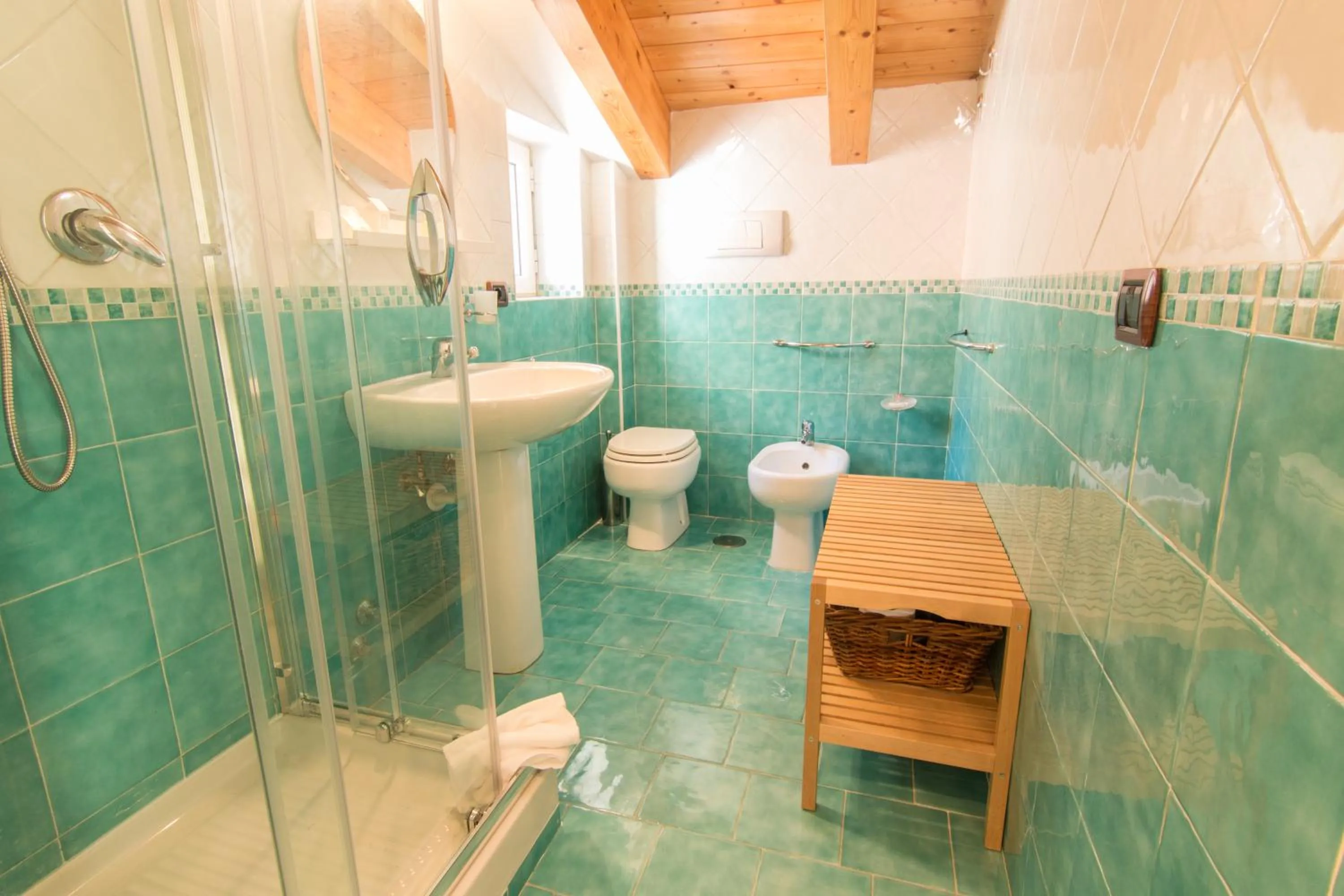 Shower in B&B Sotto un Tetto