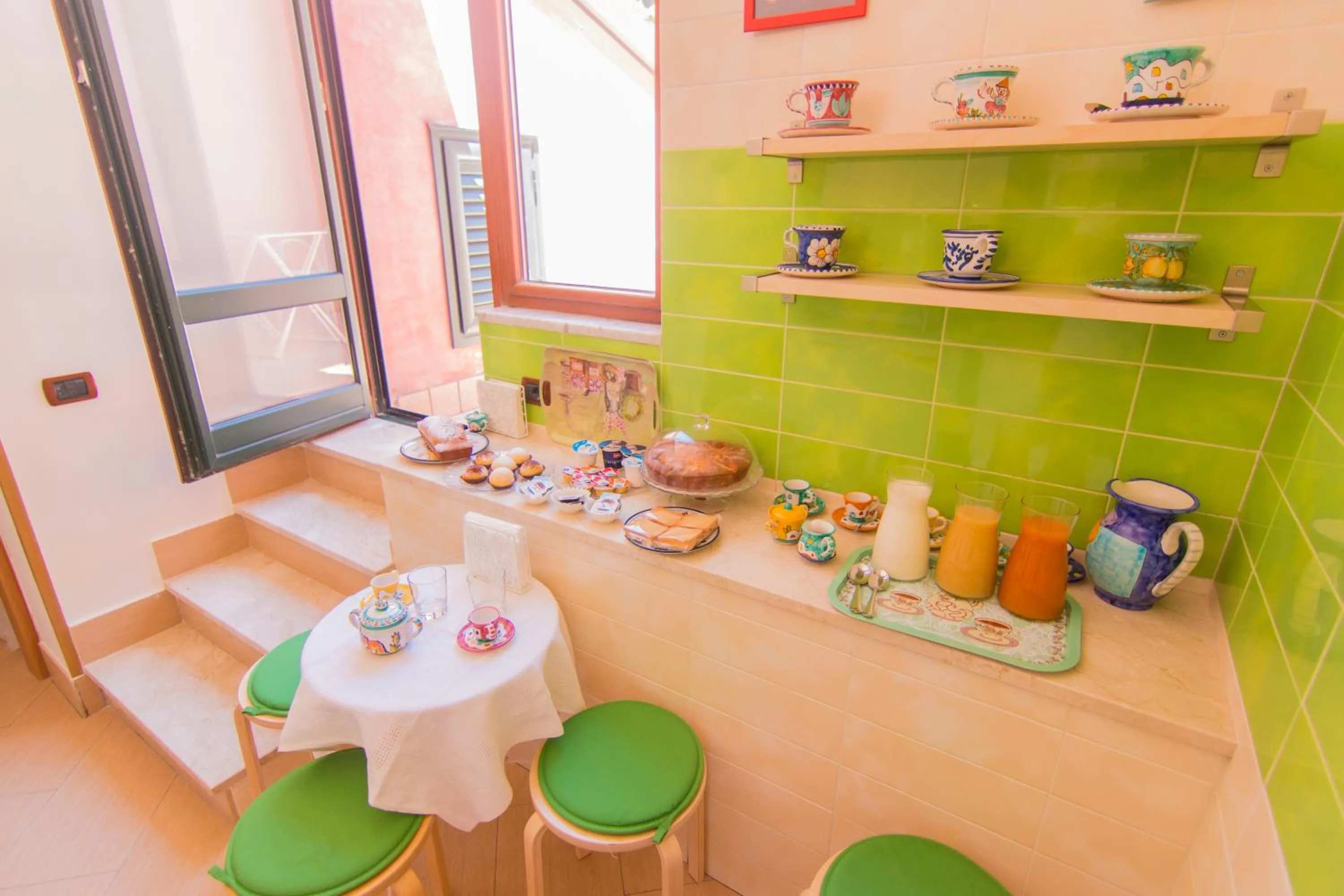 Communal kitchen in B&B Sotto un Tetto