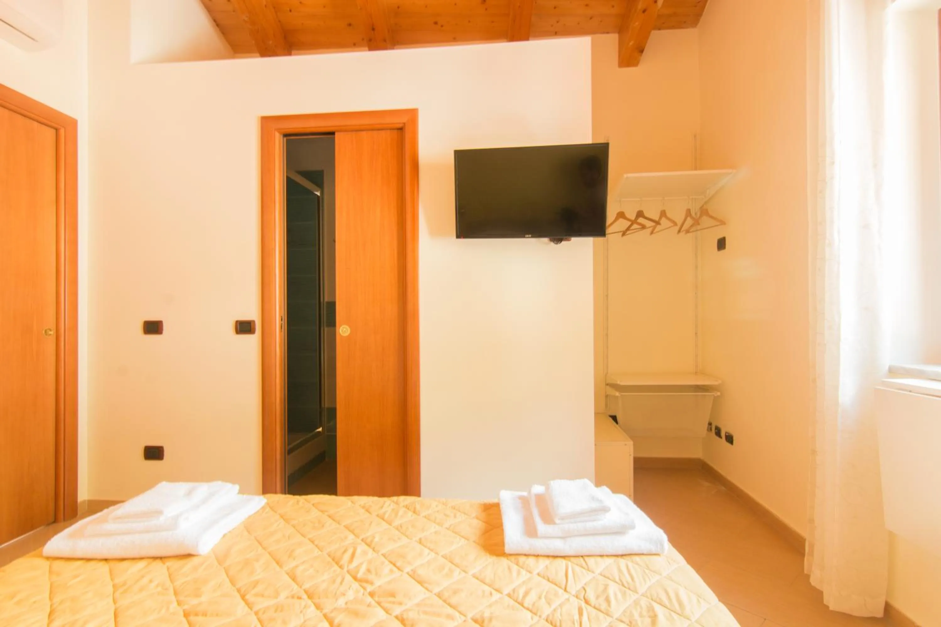 Bathroom, Bed in B&B Sotto un Tetto