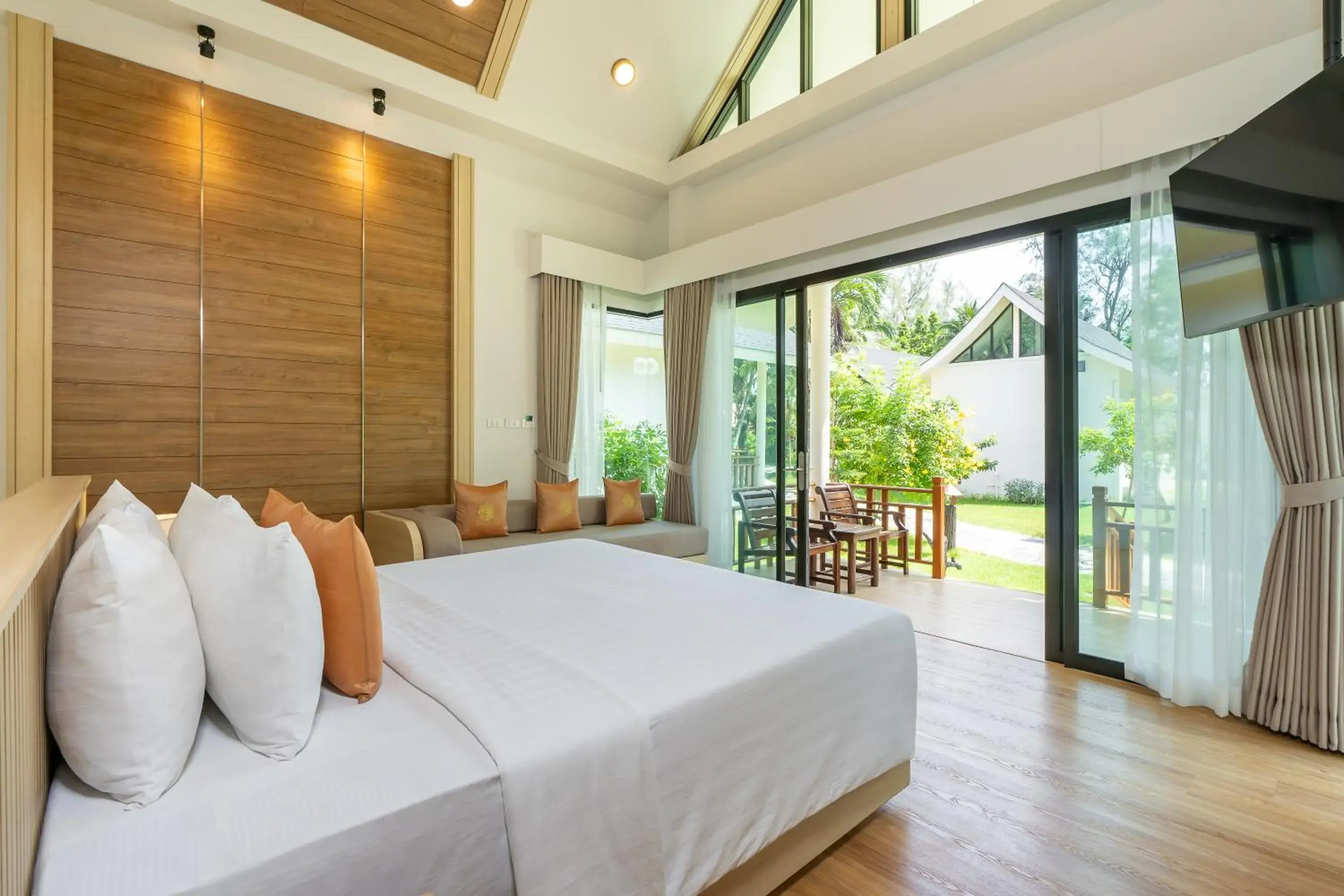 Grand Deluxe Villa in Koh Chang Paradise Resort & Spa Grand Deluxe Villa in Koh Chang Paradise Resort & Spa