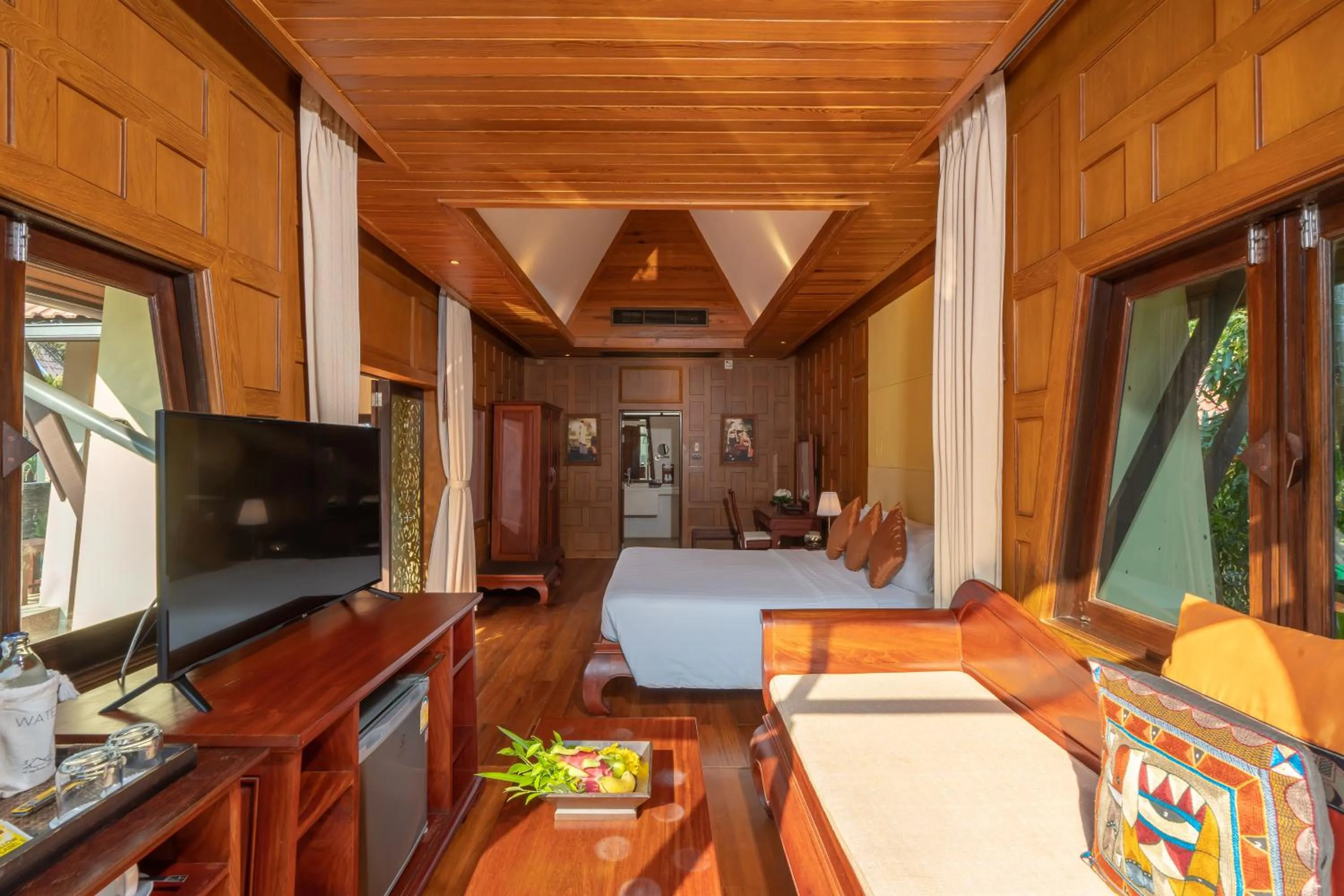 Photo of the whole room, Bed in Koh Chang Paradise Resort & Spa