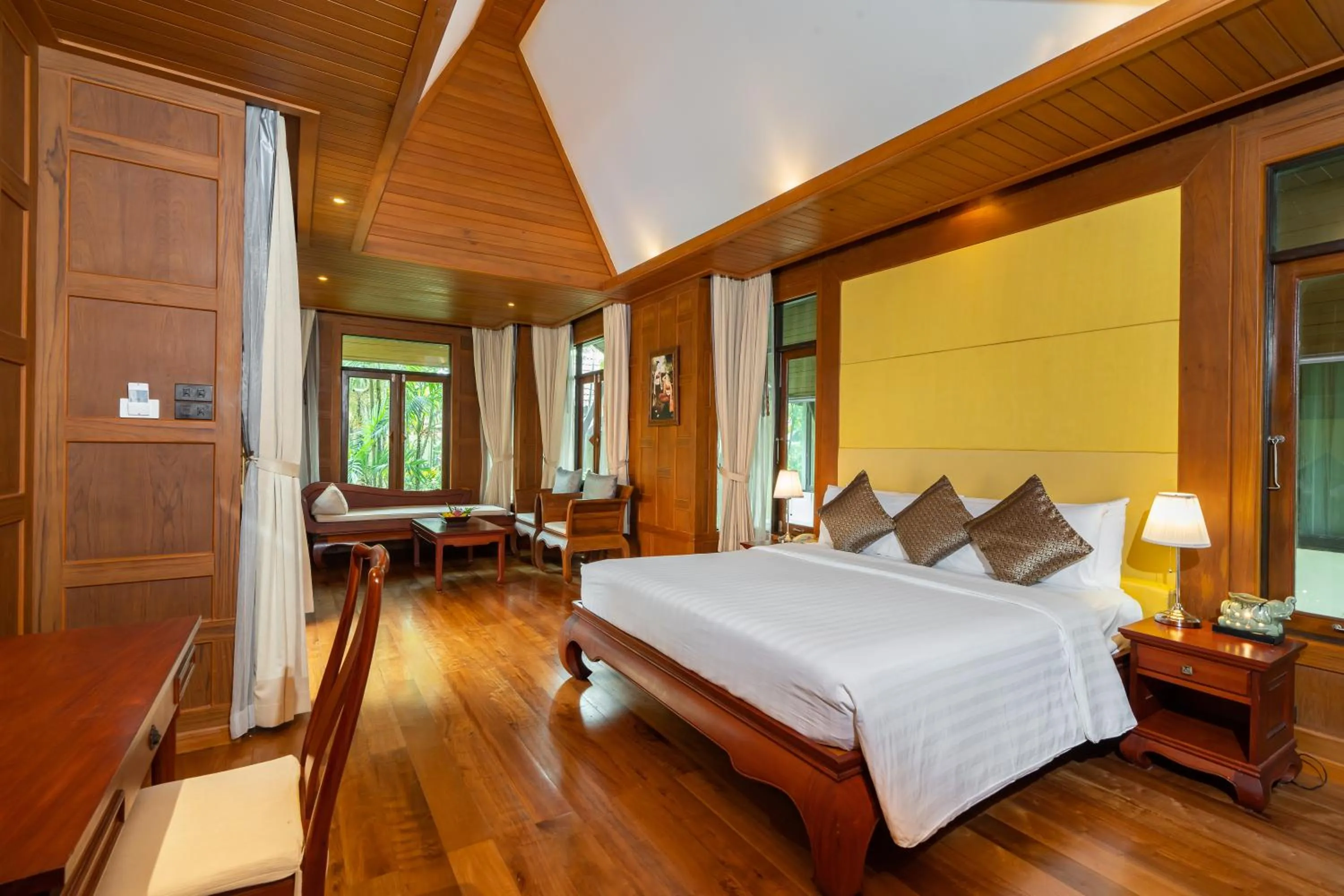Photo of the whole room, Bed in Koh Chang Paradise Resort & Spa