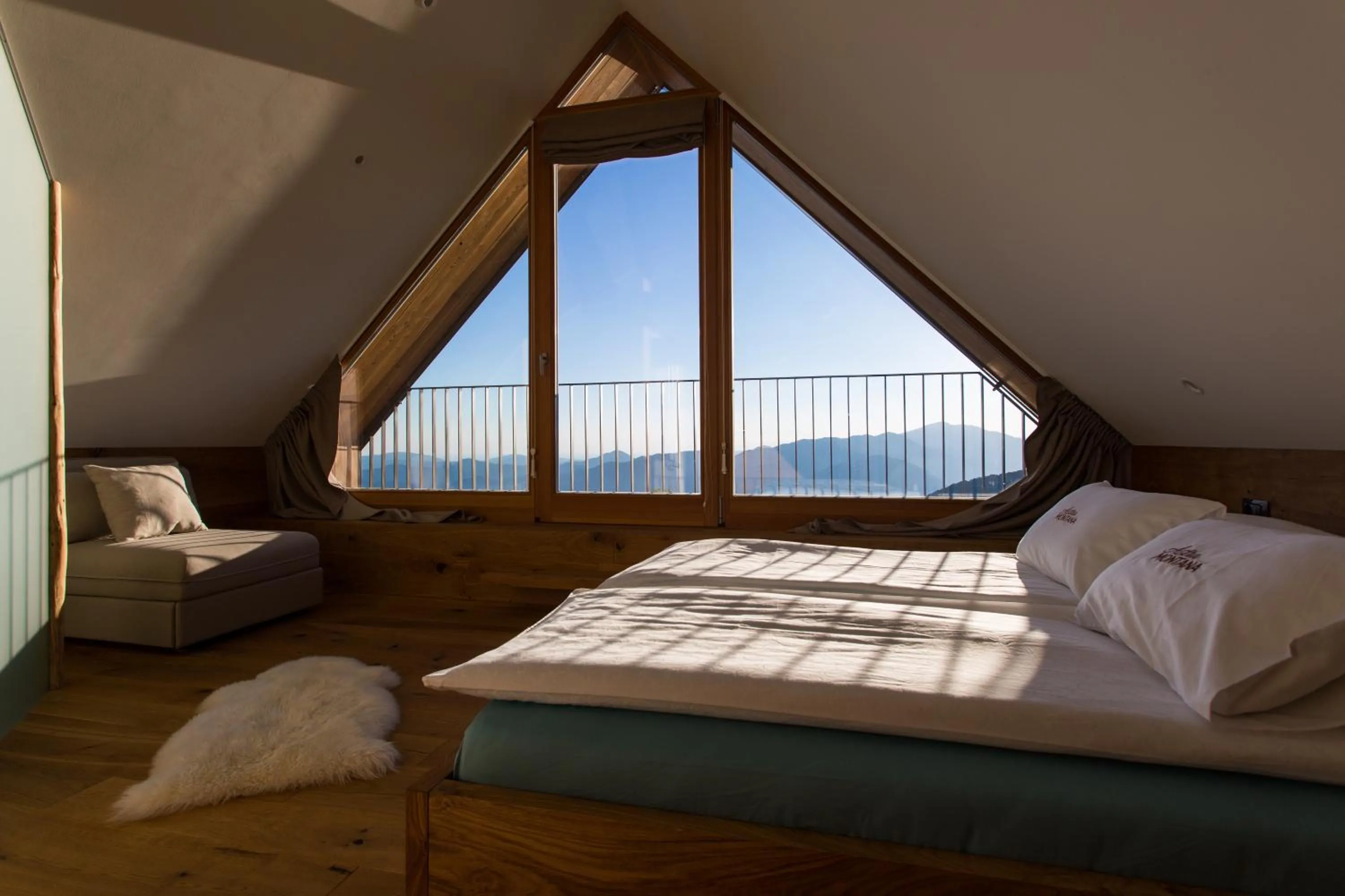 Balcony/Terrace, Bed in Eco Chalet Astra Montana