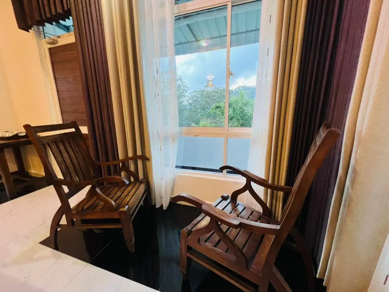 Family Room with Mountain View - single occupancy in Ayos Hill Adam's Peak Free Shuttle Family Room with Mountain View - single occupancy in Ayos Hill Adam's Peak Free Shuttle