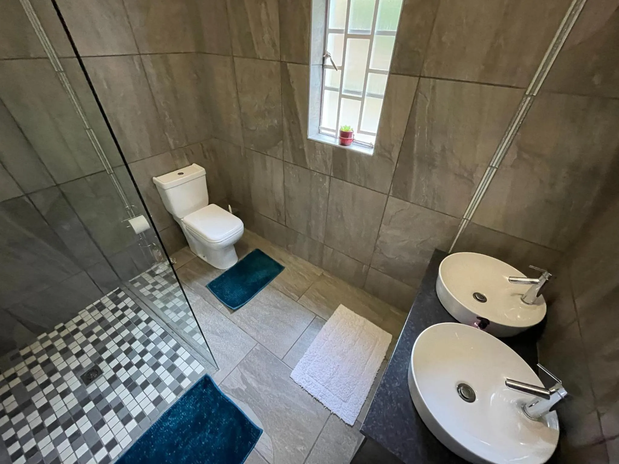 Shower in Altenburgh Accommodation - Apartments