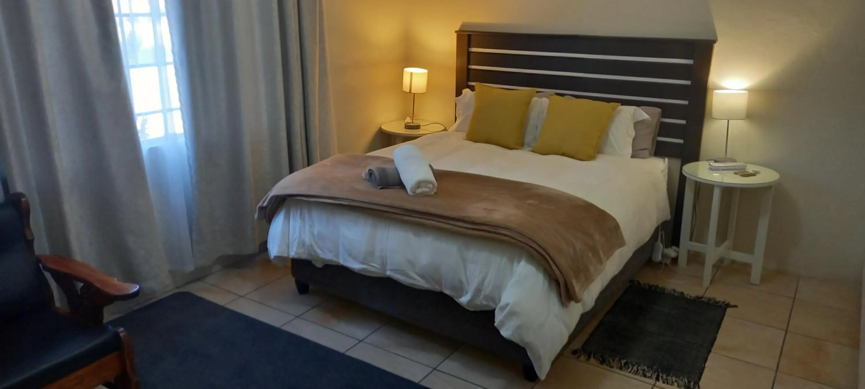 Property building, Bed in Altenburgh Accommodation - Apartments