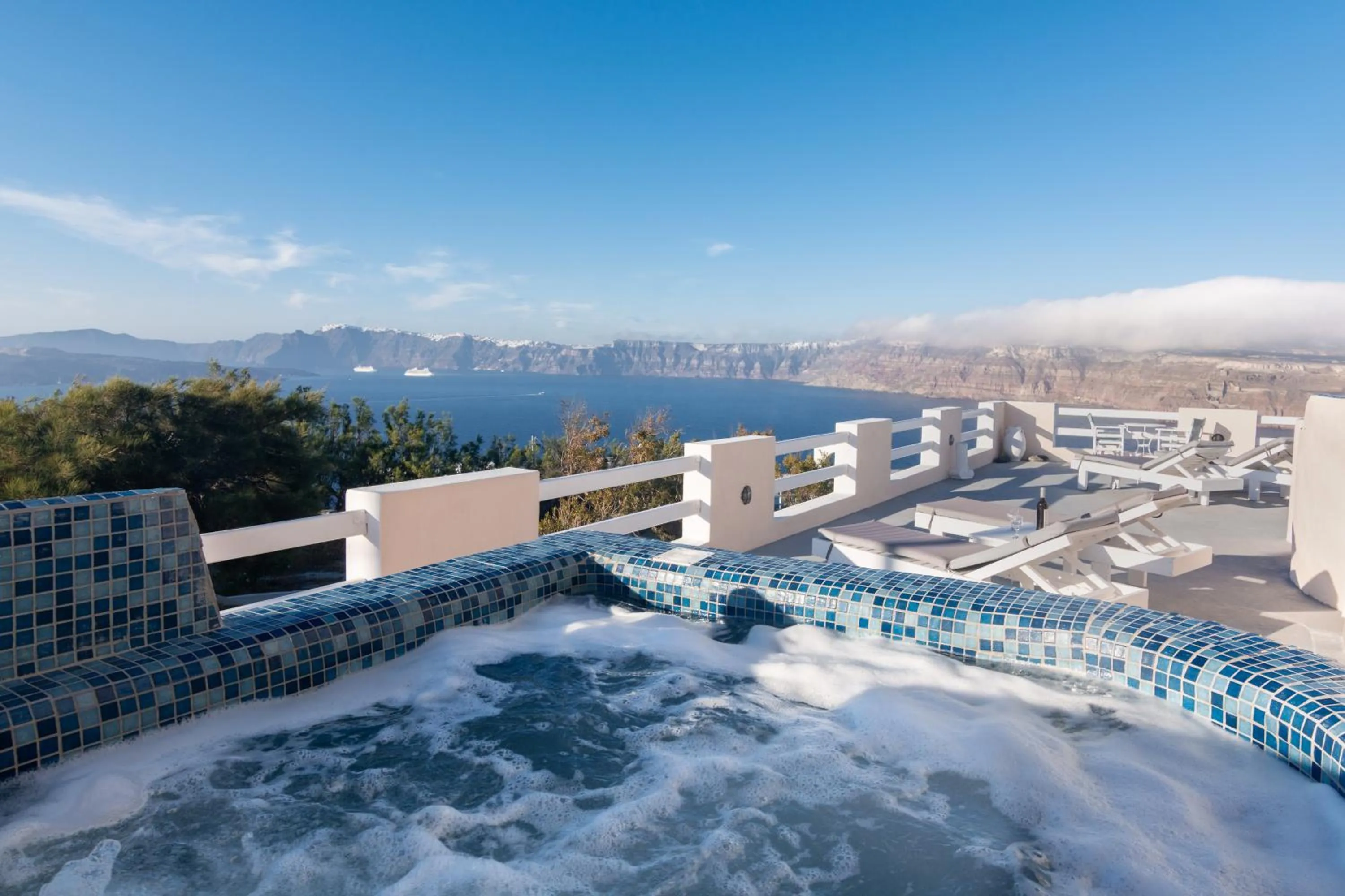 Sea view in Akrotiri Apartments