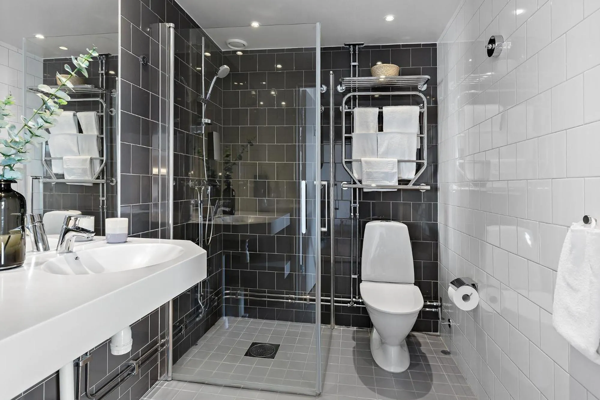 Bathroom in Forenom Hotels & Apartments Kista
