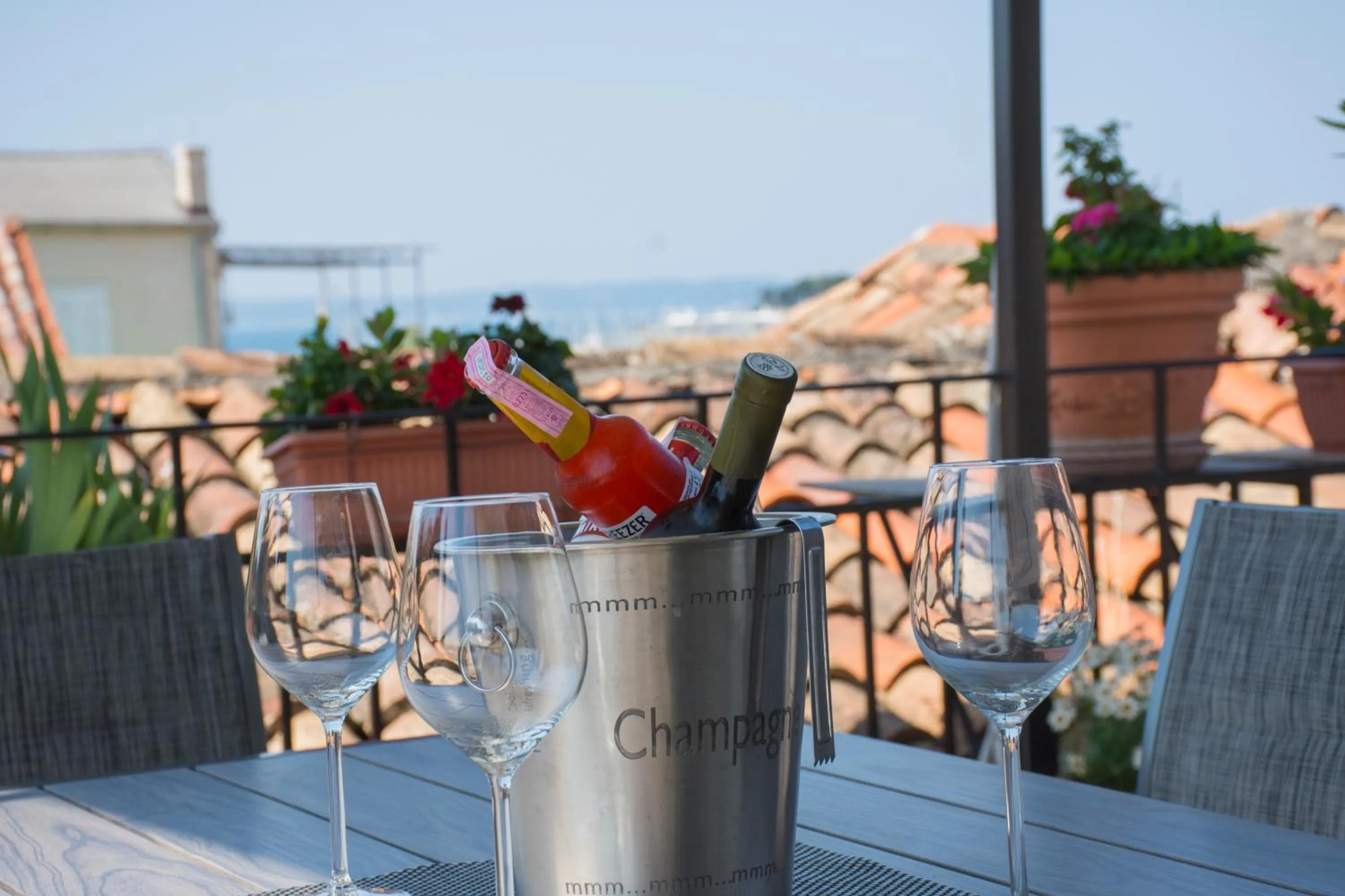 Alcoholic drinks in Apartment Baćo